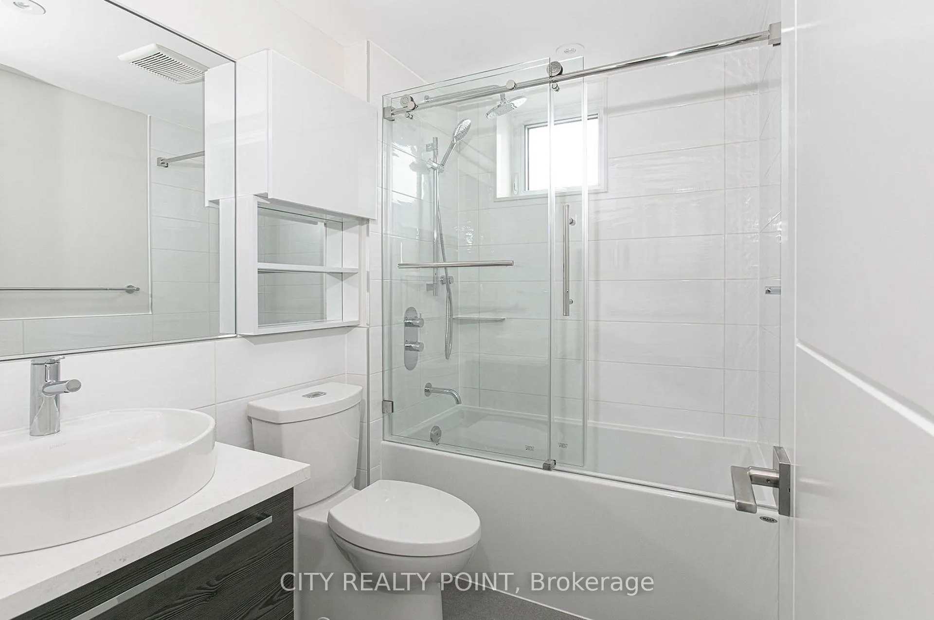 Photo 8 of Unit 708, 11 Walmer Street, Toronto, The Annex — HOMEH