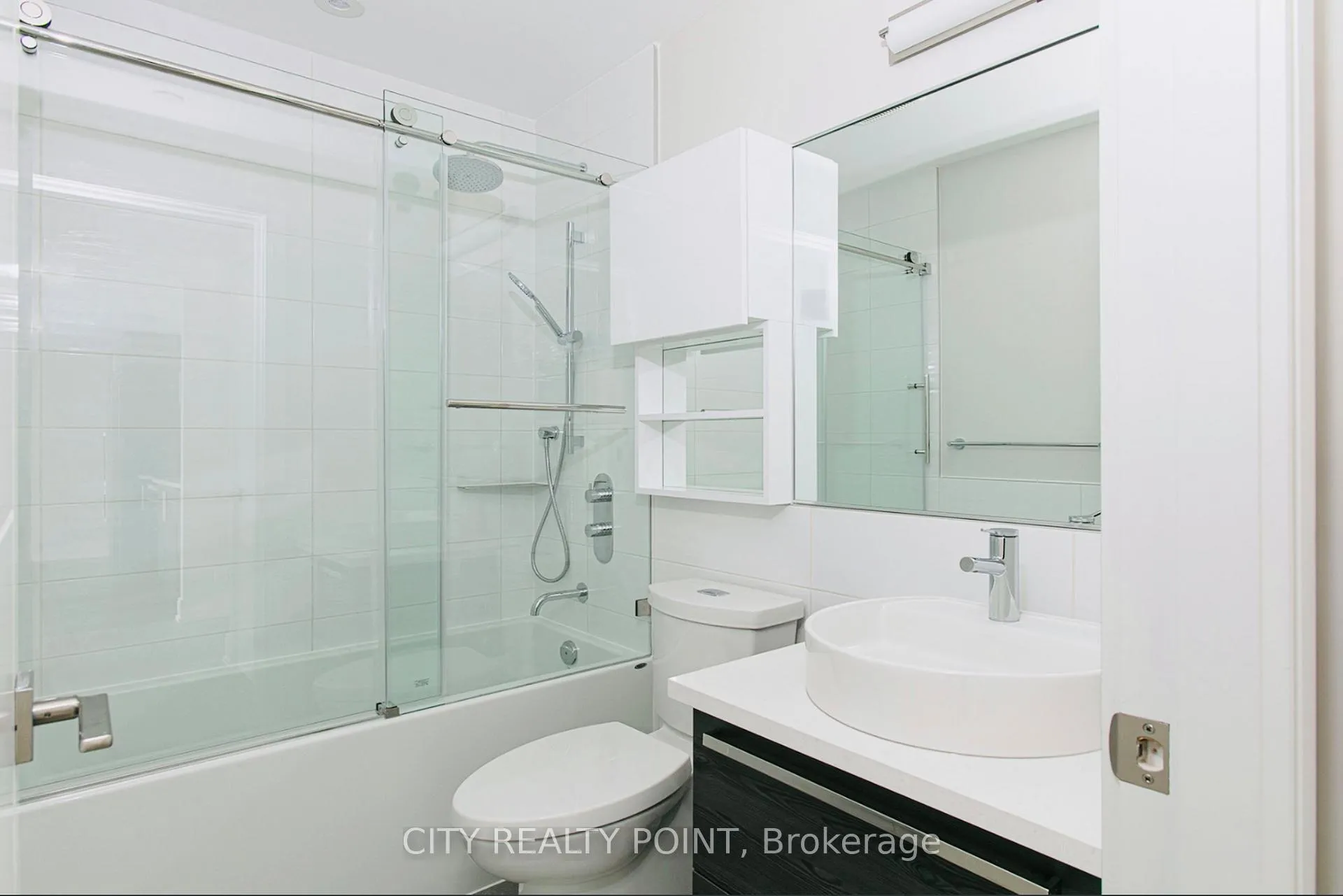 Photo 21 of Unit 708, 11 Walmer Street, Toronto, The Annex — HOMEH