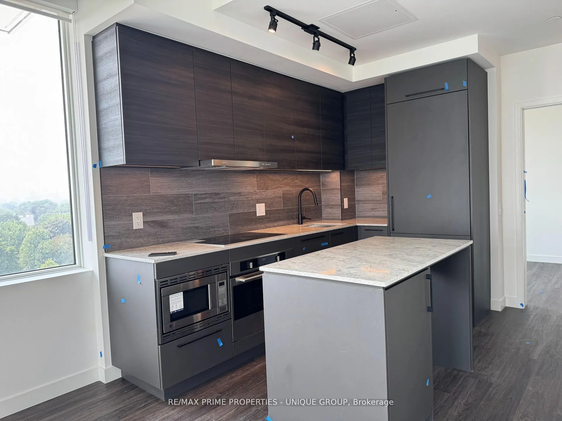 Photo 2 of Unit 712, 1050 Eastern Avenue, Toronto, The Beaches — HOMEH