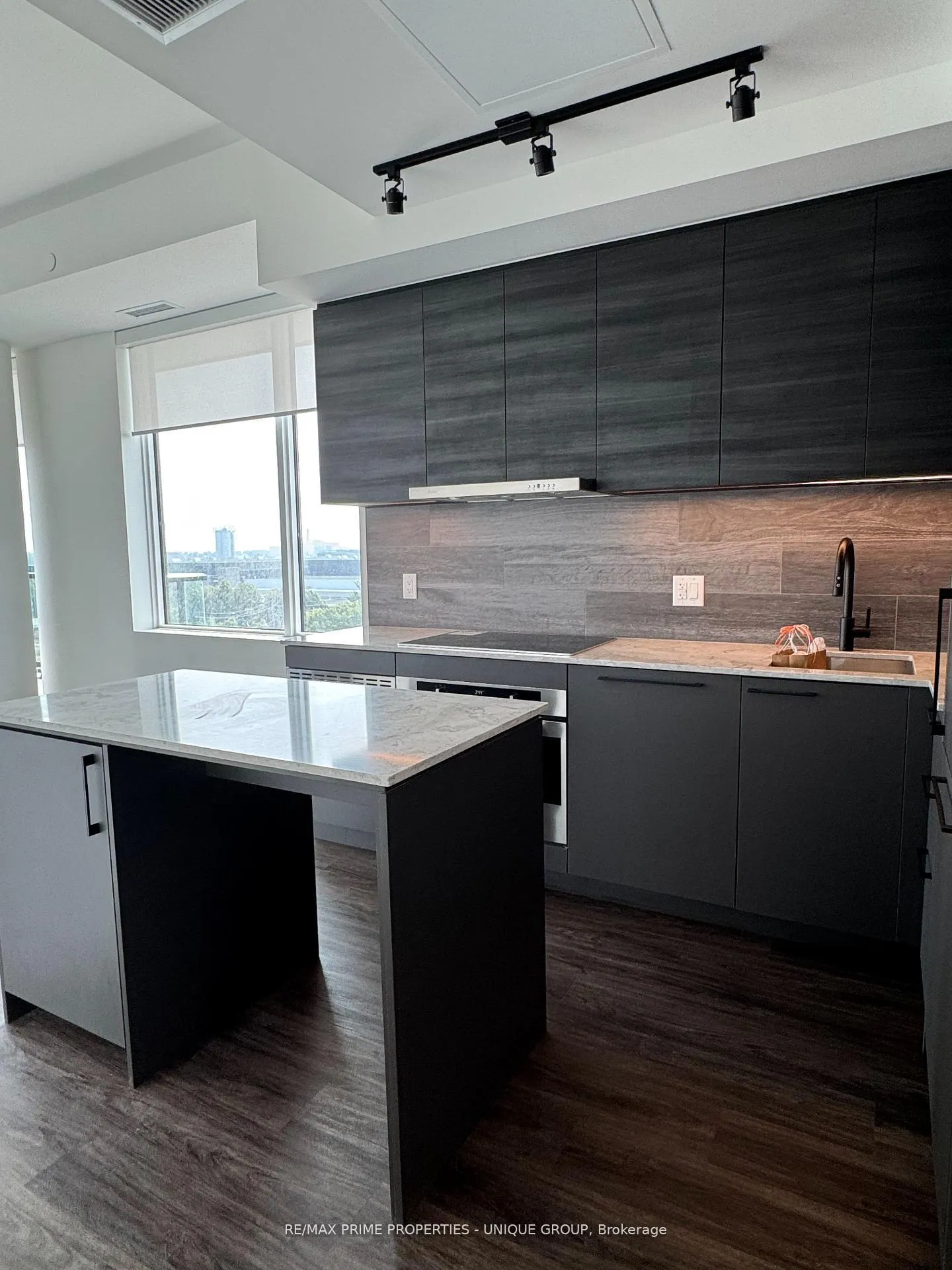 Photo 3 of Unit 712, 1050 Eastern Avenue, Toronto, The Beaches — HOMEH