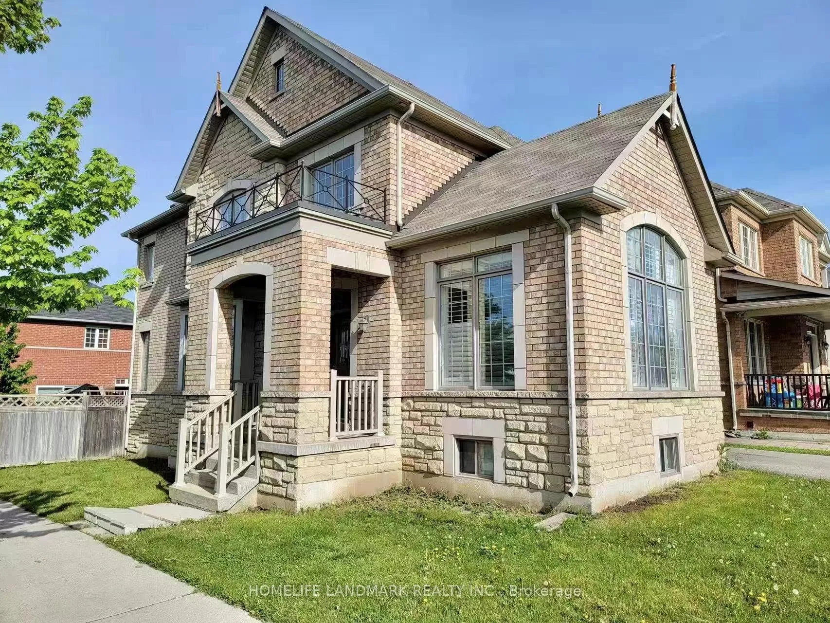 Photo 2 of 326 Williamson Road, Markham, Greensborough — HOMEH