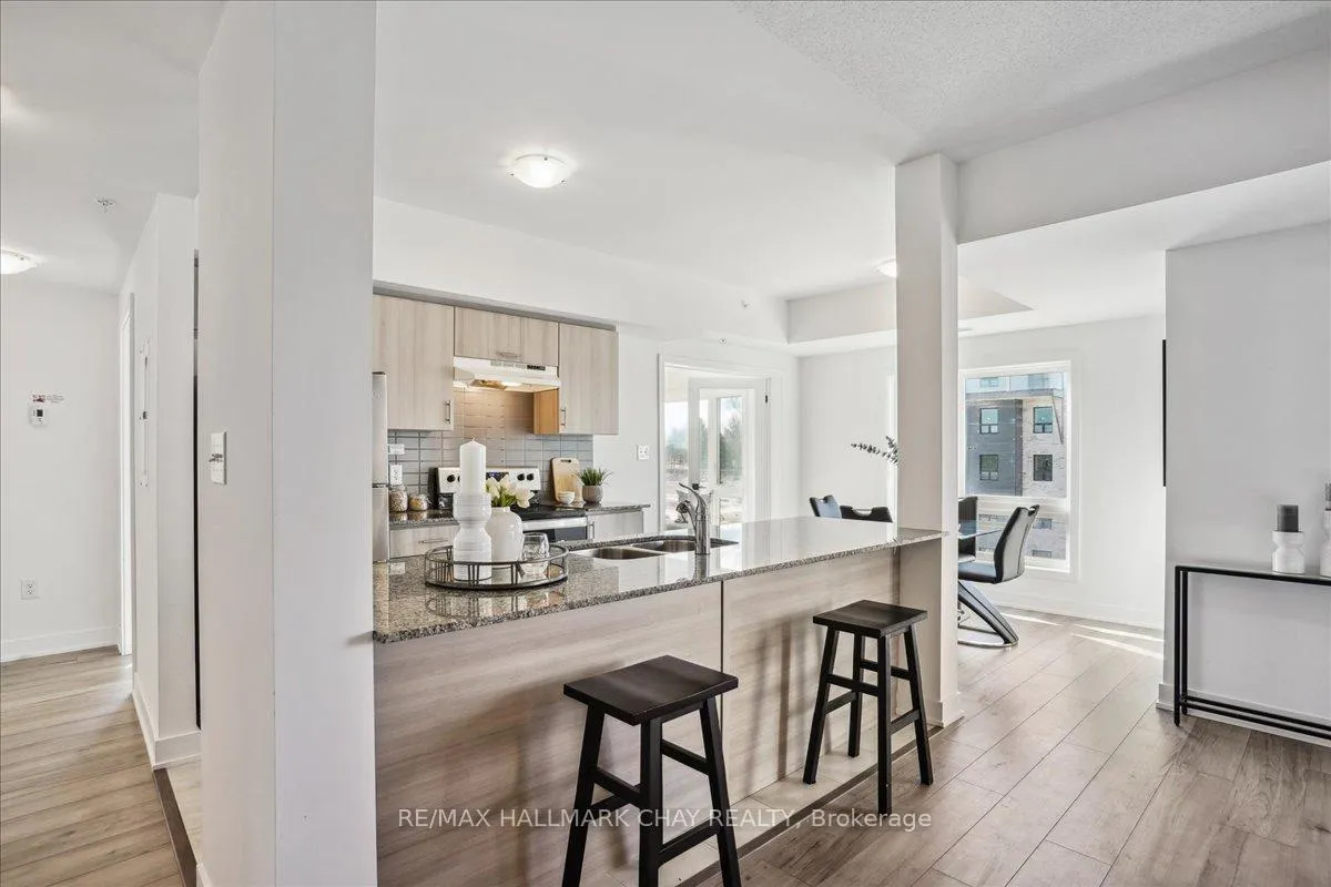 Photo 13 of Unit 402, 8 Culinary Lane, Barrie, Rural Barrie Southeast — HOMEH