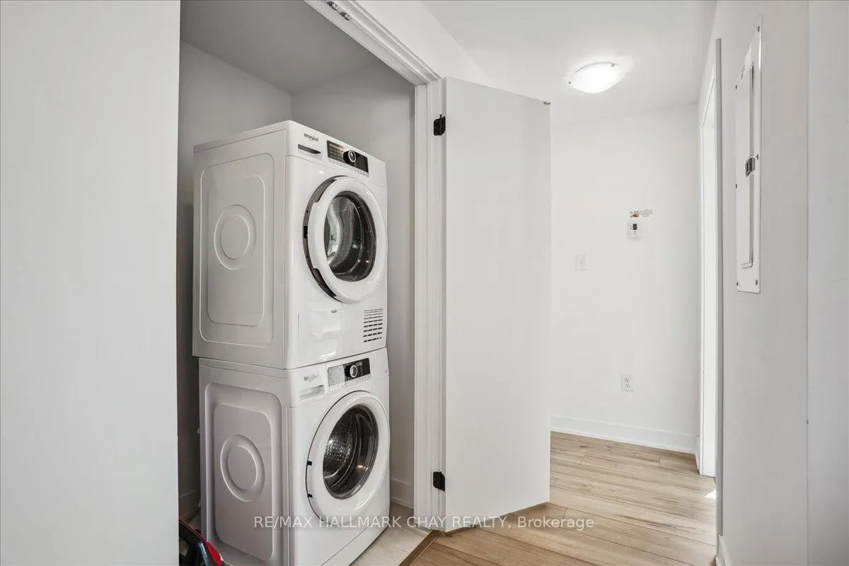 Photo 23 of Unit 402, 8 Culinary Lane, Barrie, Rural Barrie Southeast — HOMEH