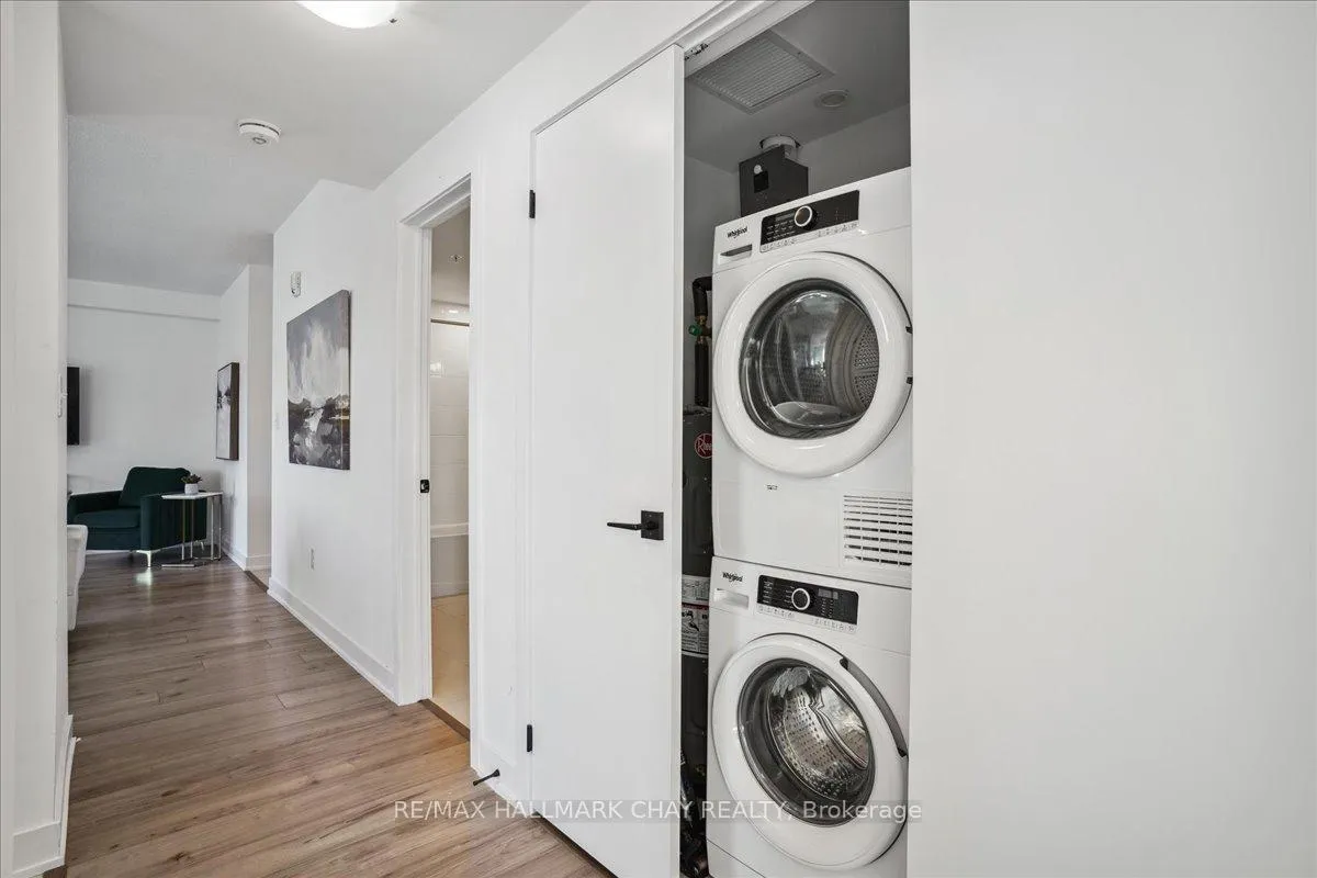 Photo 24 of Unit 402, 8 Culinary Lane, Barrie, Rural Barrie Southeast — HOMEH