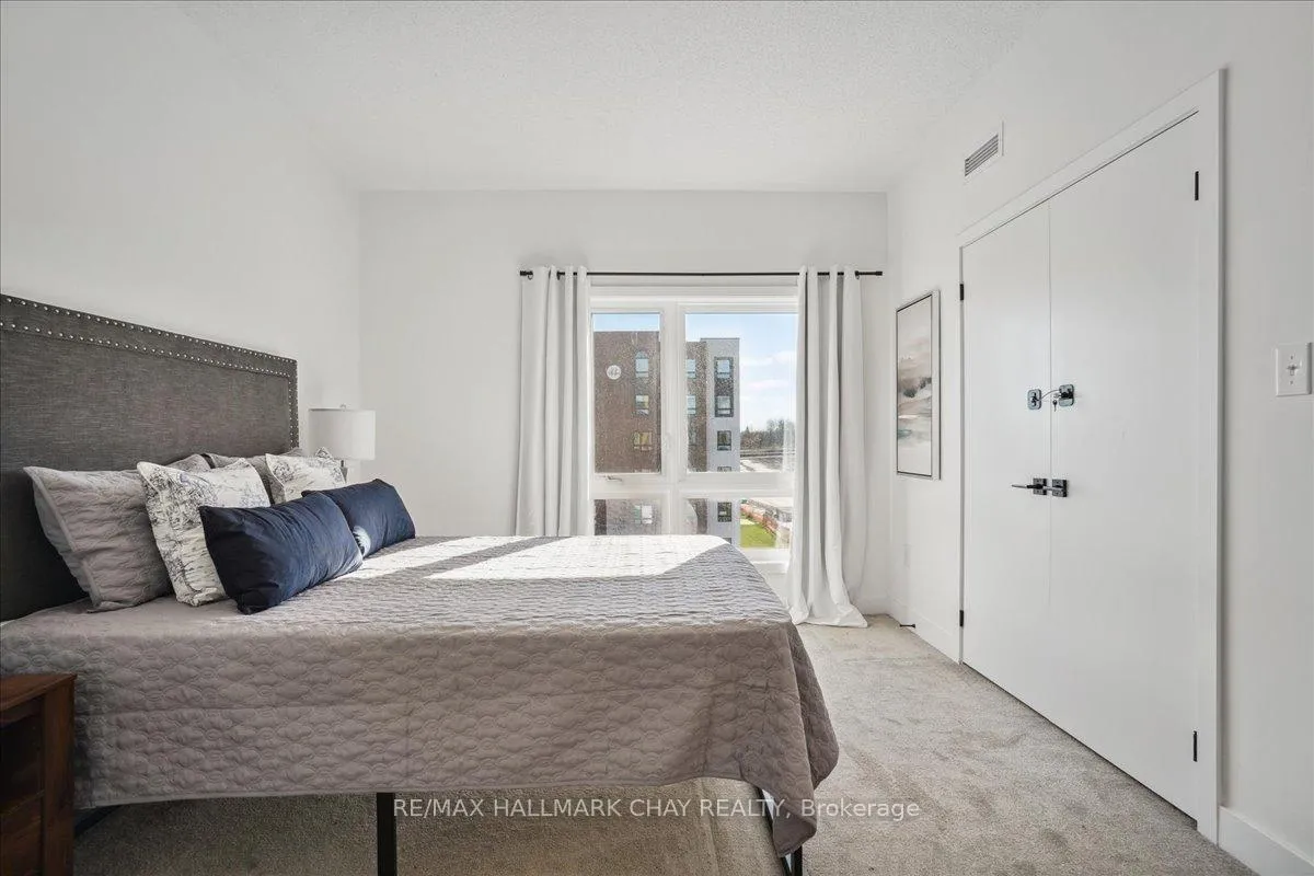 Photo 26 of Unit 402, 8 Culinary Lane, Barrie, Rural Barrie Southeast — HOMEH