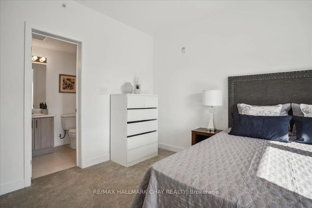 Photo 27 of Unit 402, 8 Culinary Lane, Barrie, Rural Barrie Southeast — HOMEH