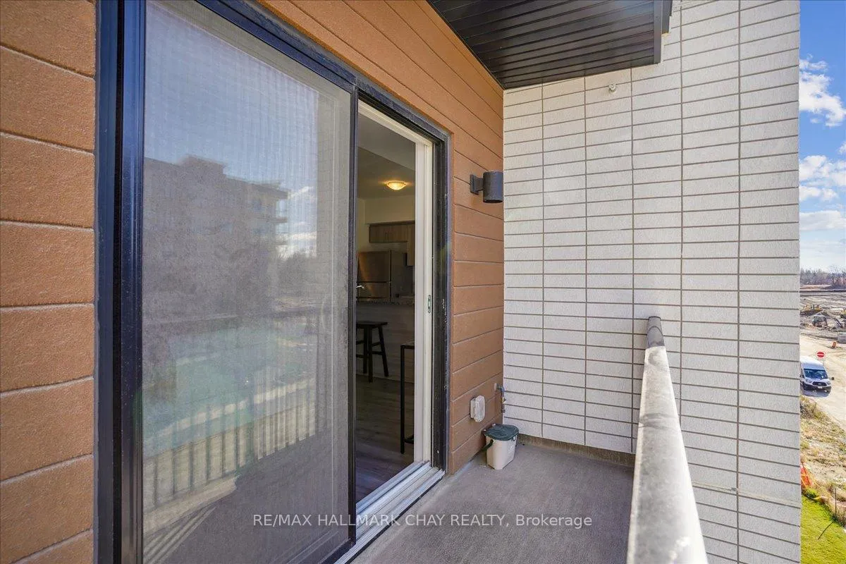 Photo 33 of Unit 402, 8 Culinary Lane, Barrie, Rural Barrie Southeast — HOMEH