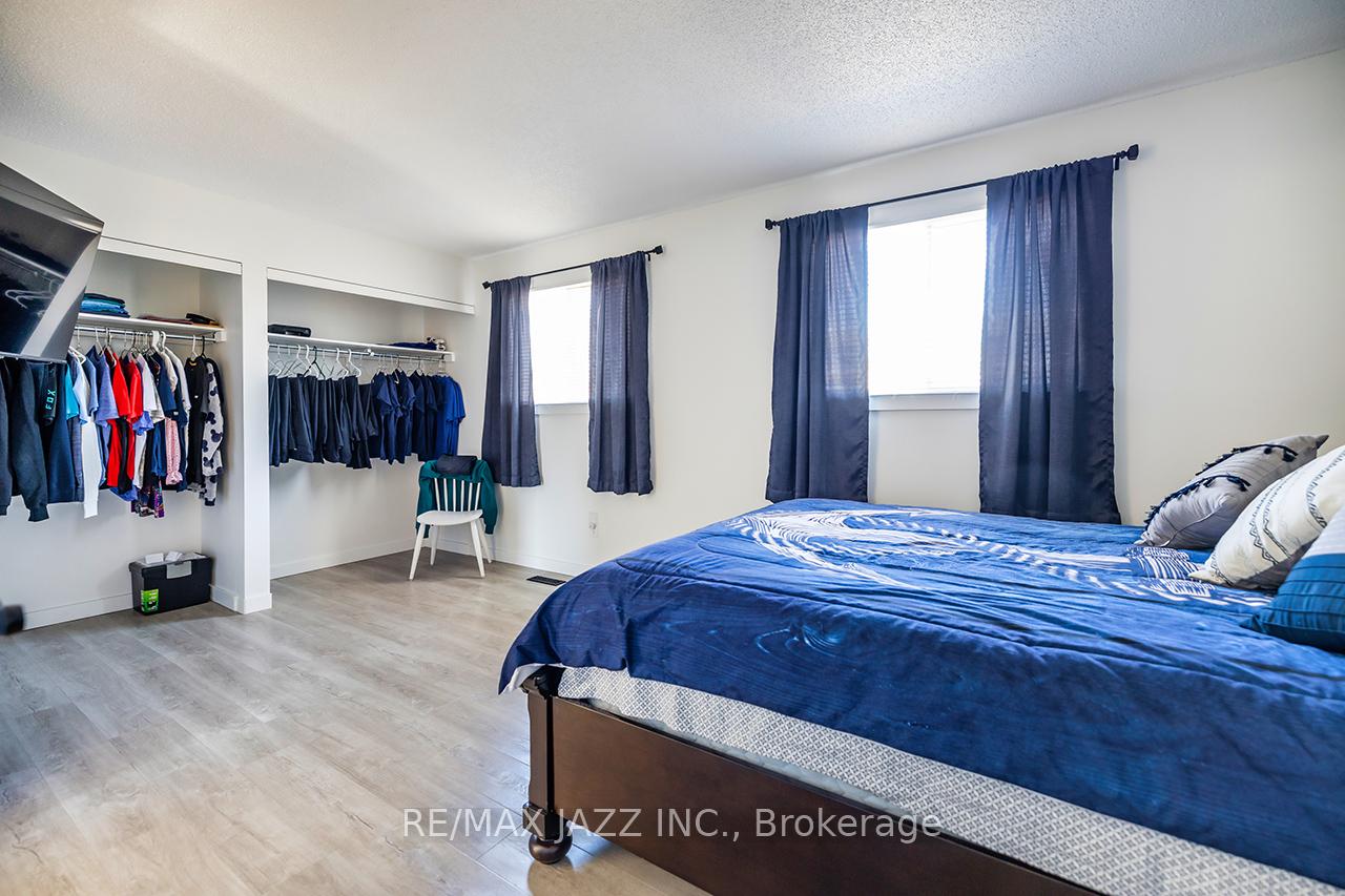 Photo 12 of 41 Galbraith Court, Clarington, Bowmanville — HOMEH