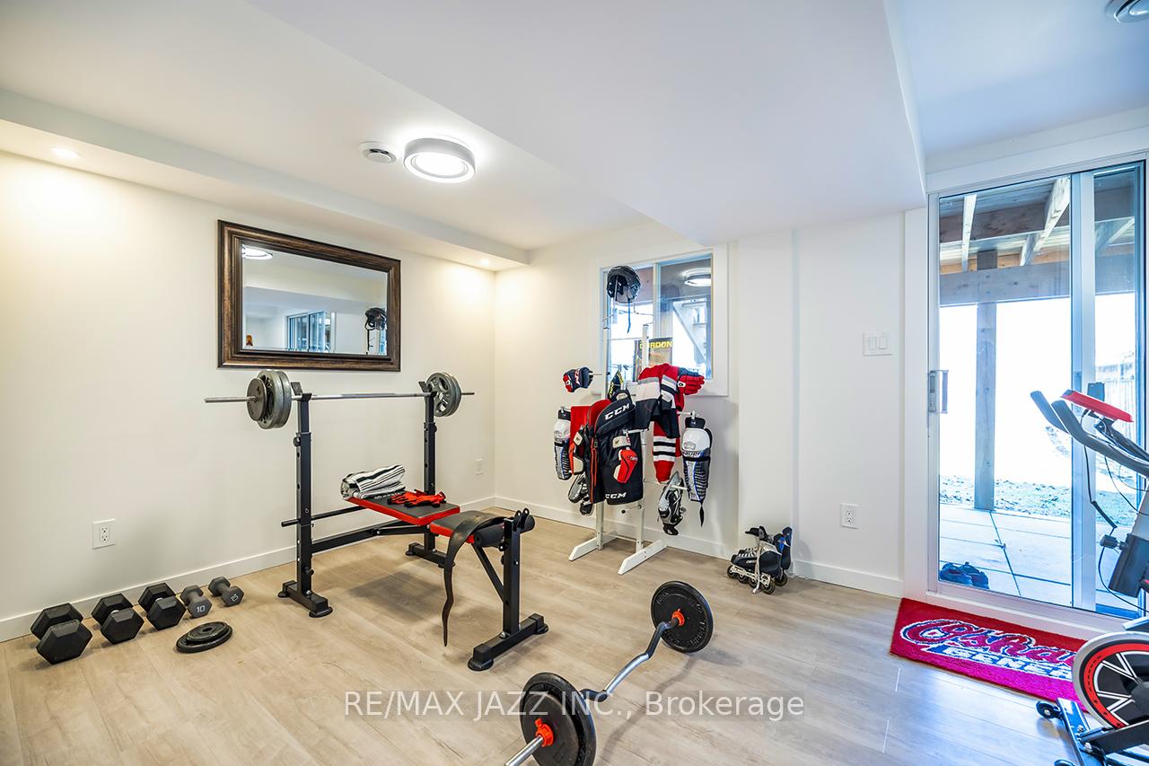 Photo 16 of 41 Galbraith Court, Clarington, Bowmanville — HOMEH