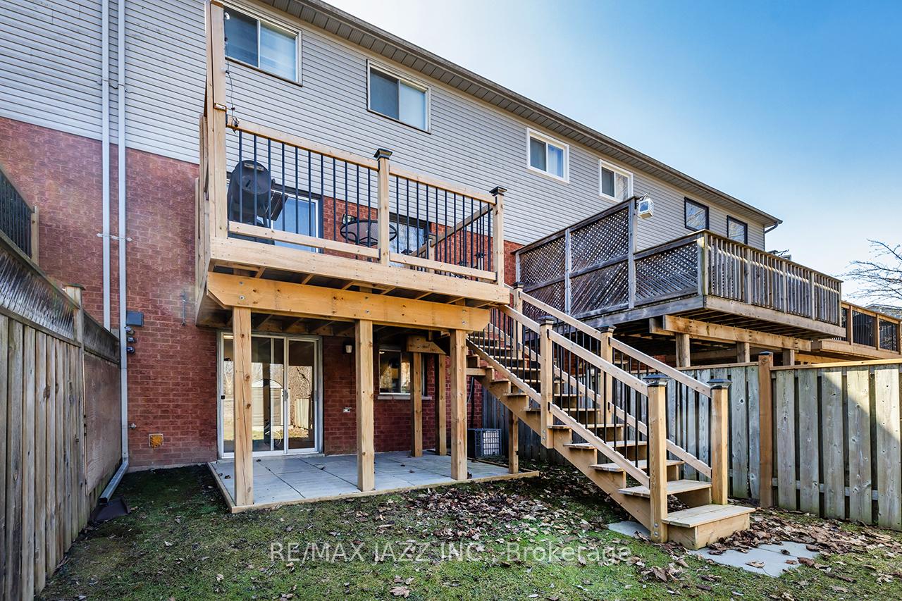 Photo 18 of 41 Galbraith Court, Clarington, Bowmanville — HOMEH