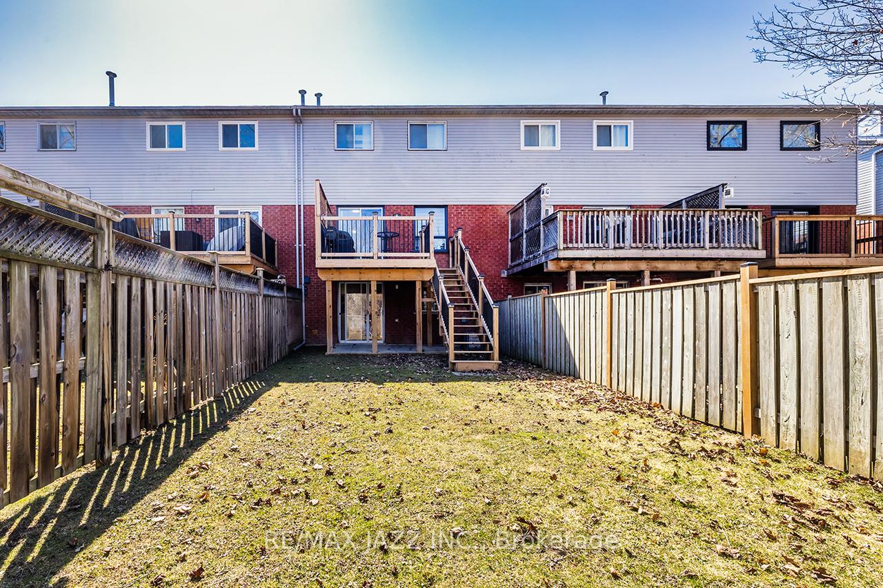 Photo 20 of 41 Galbraith Court, Clarington, Bowmanville — HOMEH