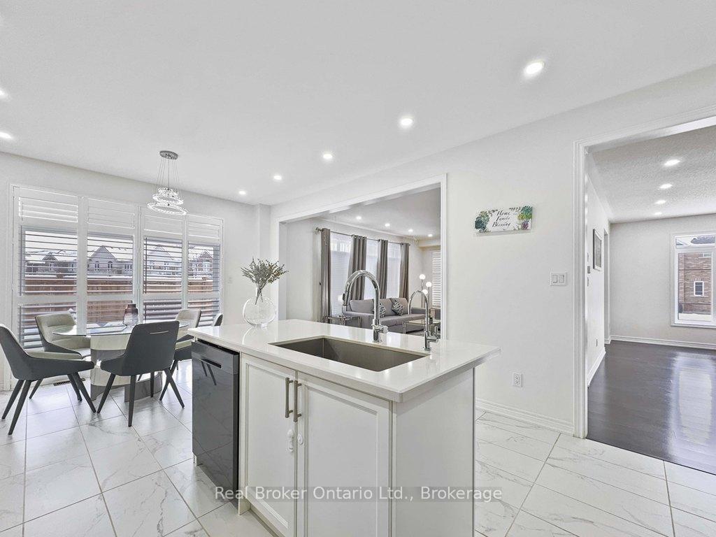 Photo 17 of 37 Drake Avenue, Brant, Paris — HOMEH