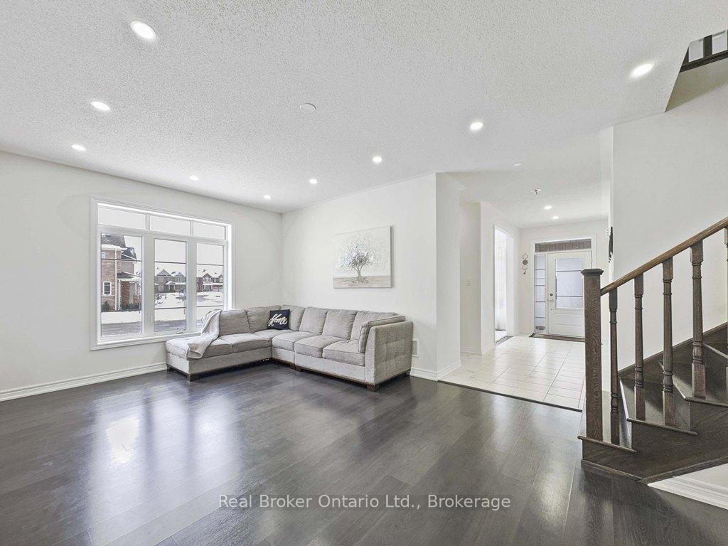 Photo 18 of 37 Drake Avenue, Brant, Paris — HOMEH