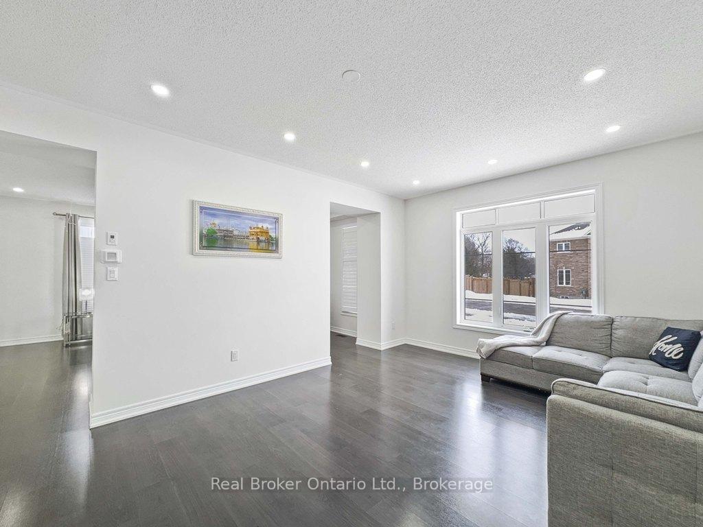 Photo 21 of 37 Drake Avenue, Brant, Paris — HOMEH