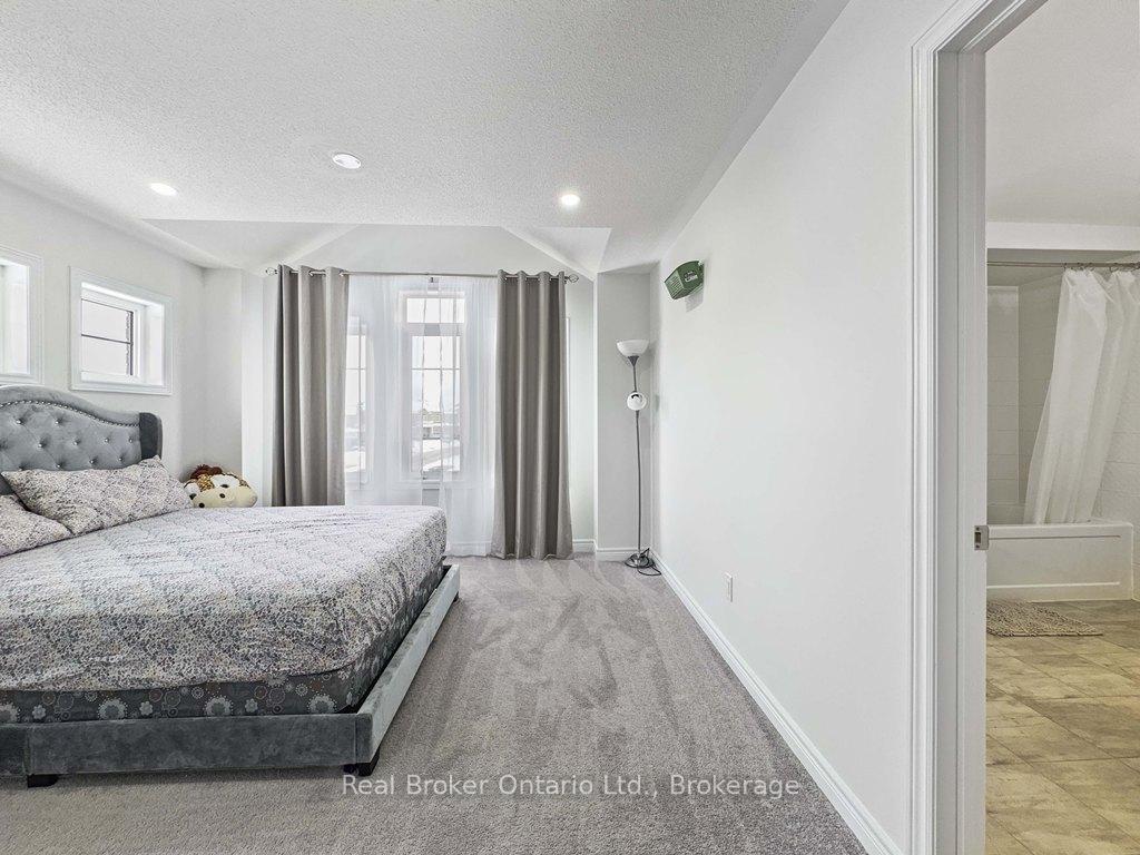 Photo 34 of 37 Drake Avenue, Brant, Paris — HOMEH