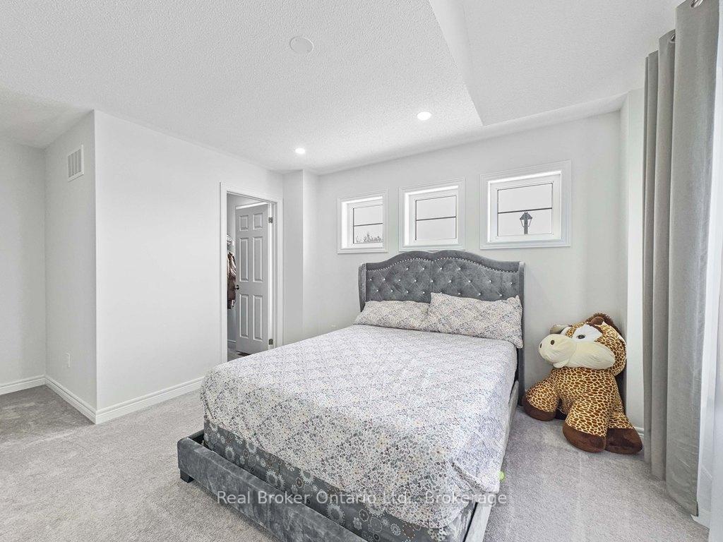 Photo 35 of 37 Drake Avenue, Brant, Paris — HOMEH