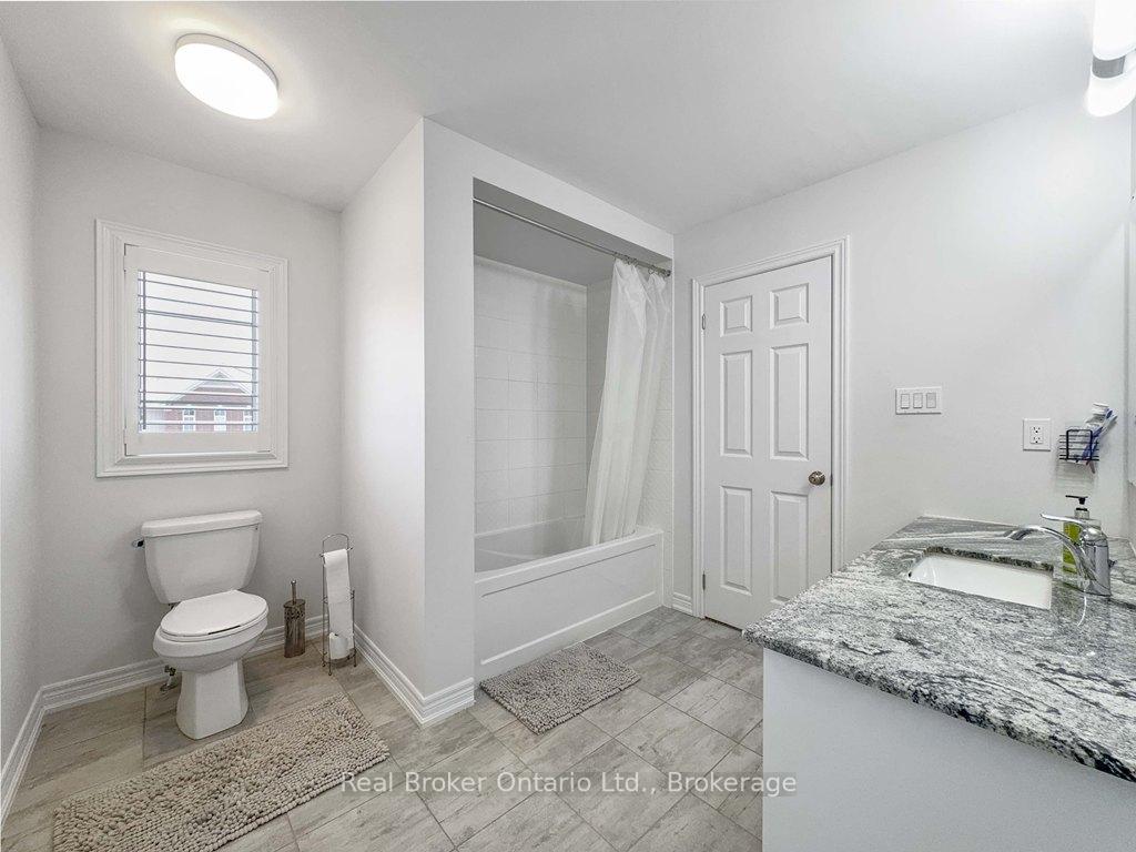 Photo 36 of 37 Drake Avenue, Brant, Paris — HOMEH