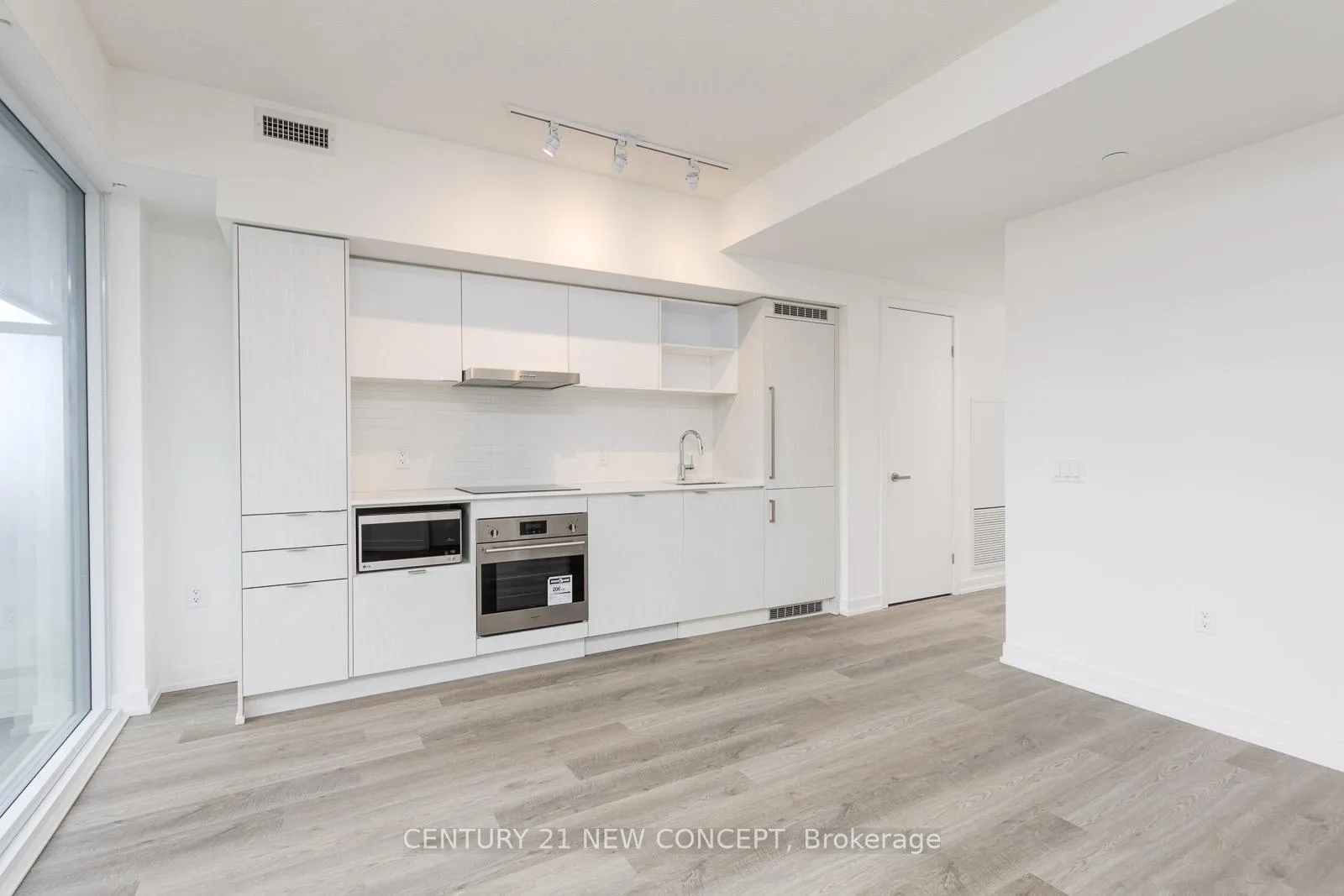 Photo 3 of Unit 1601, 55 Cooper Street, Toronto, Waterfront Communities — HOMEH