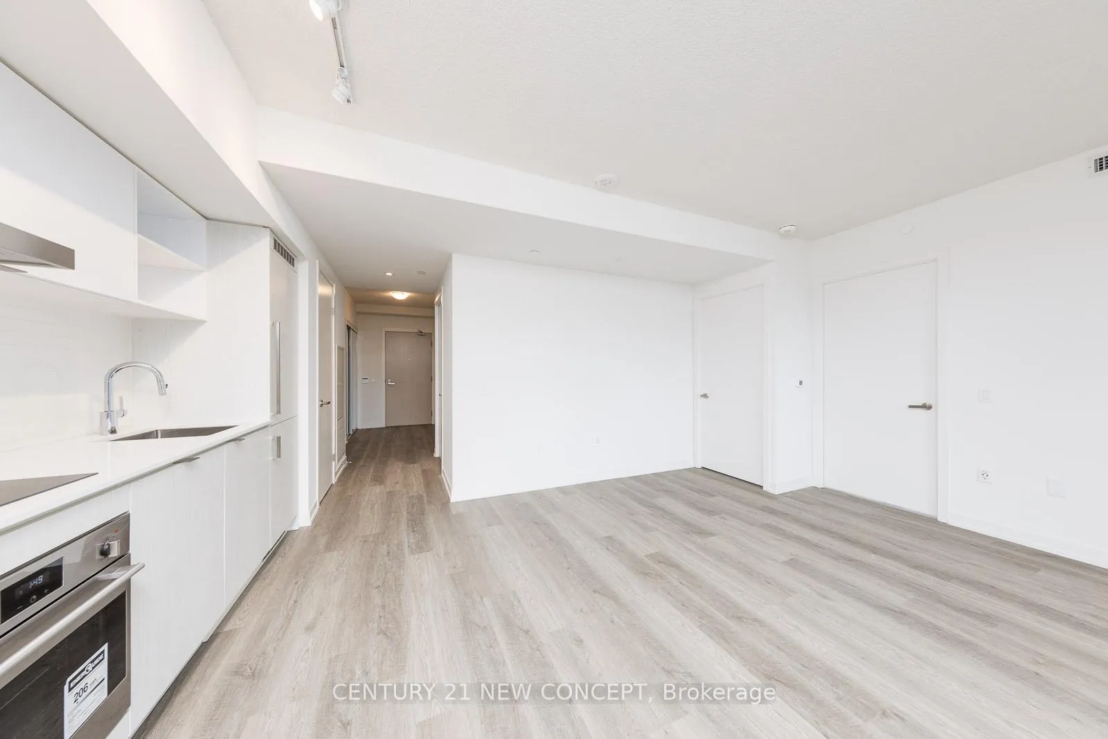 Photo 4 of Unit 1601, 55 Cooper Street, Toronto, Waterfront Communities — HOMEH