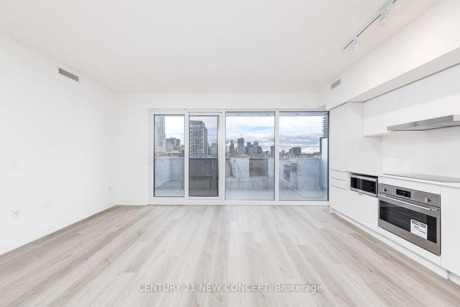 Photo 5 of Unit 1601, 55 Cooper Street, Toronto, Waterfront Communities — HOMEH