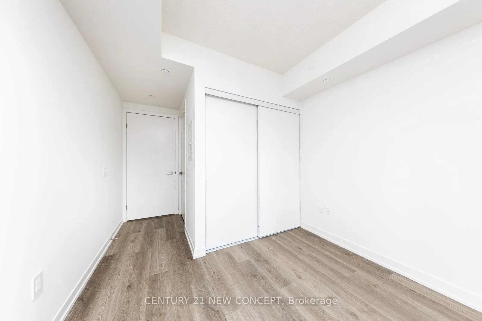 Photo 9 of Unit 1601, 55 Cooper Street, Toronto, Waterfront Communities — HOMEH