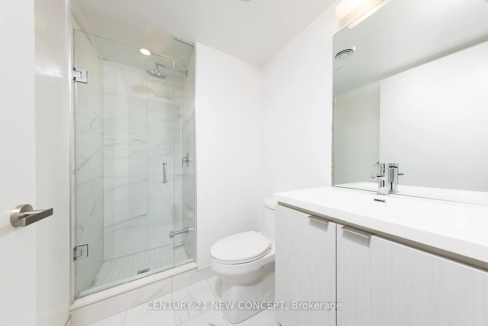 Photo 10 of Unit 1601, 55 Cooper Street, Toronto, Waterfront Communities — HOMEH