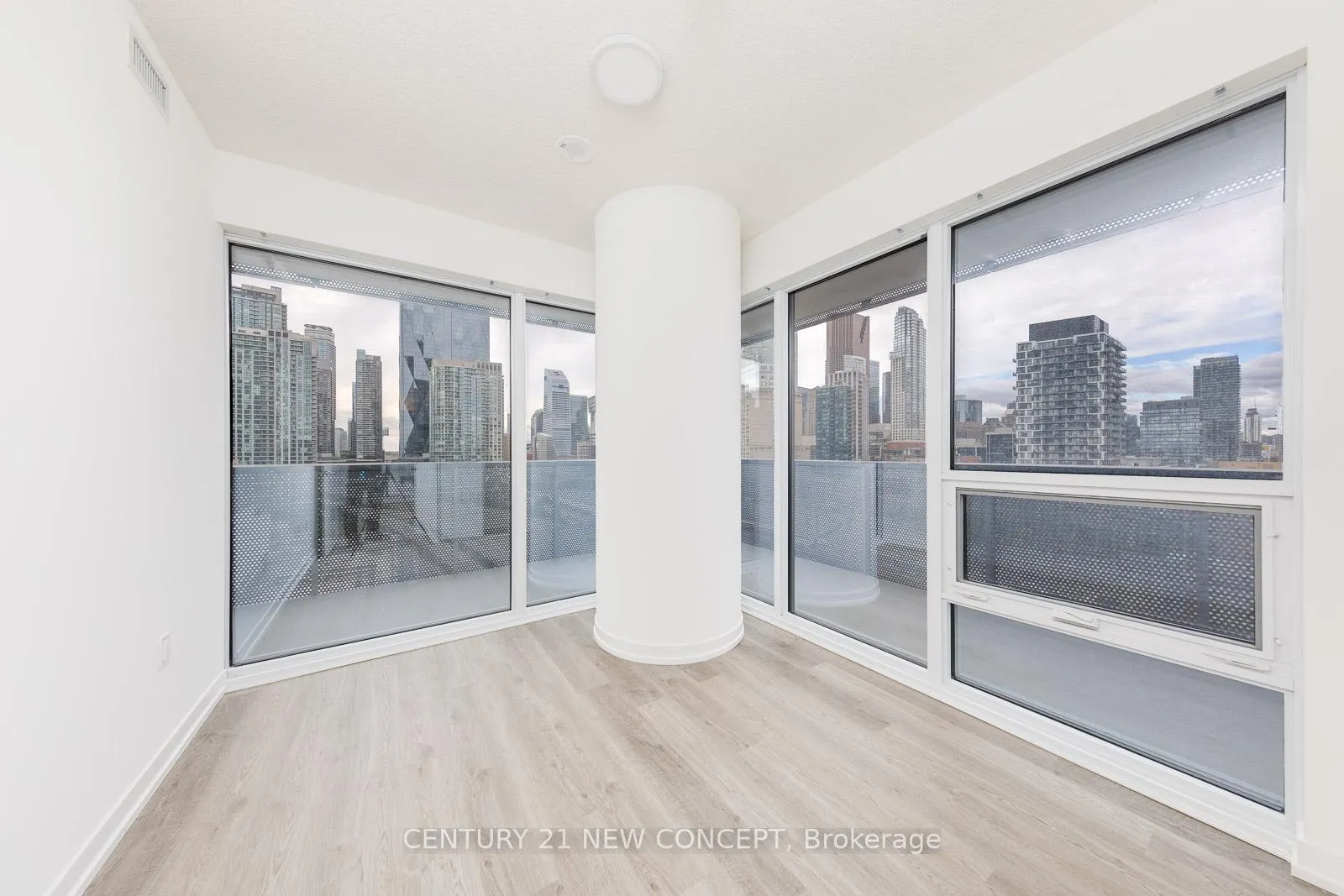 Photo 11 of Unit 1601, 55 Cooper Street, Toronto, Waterfront Communities — HOMEH