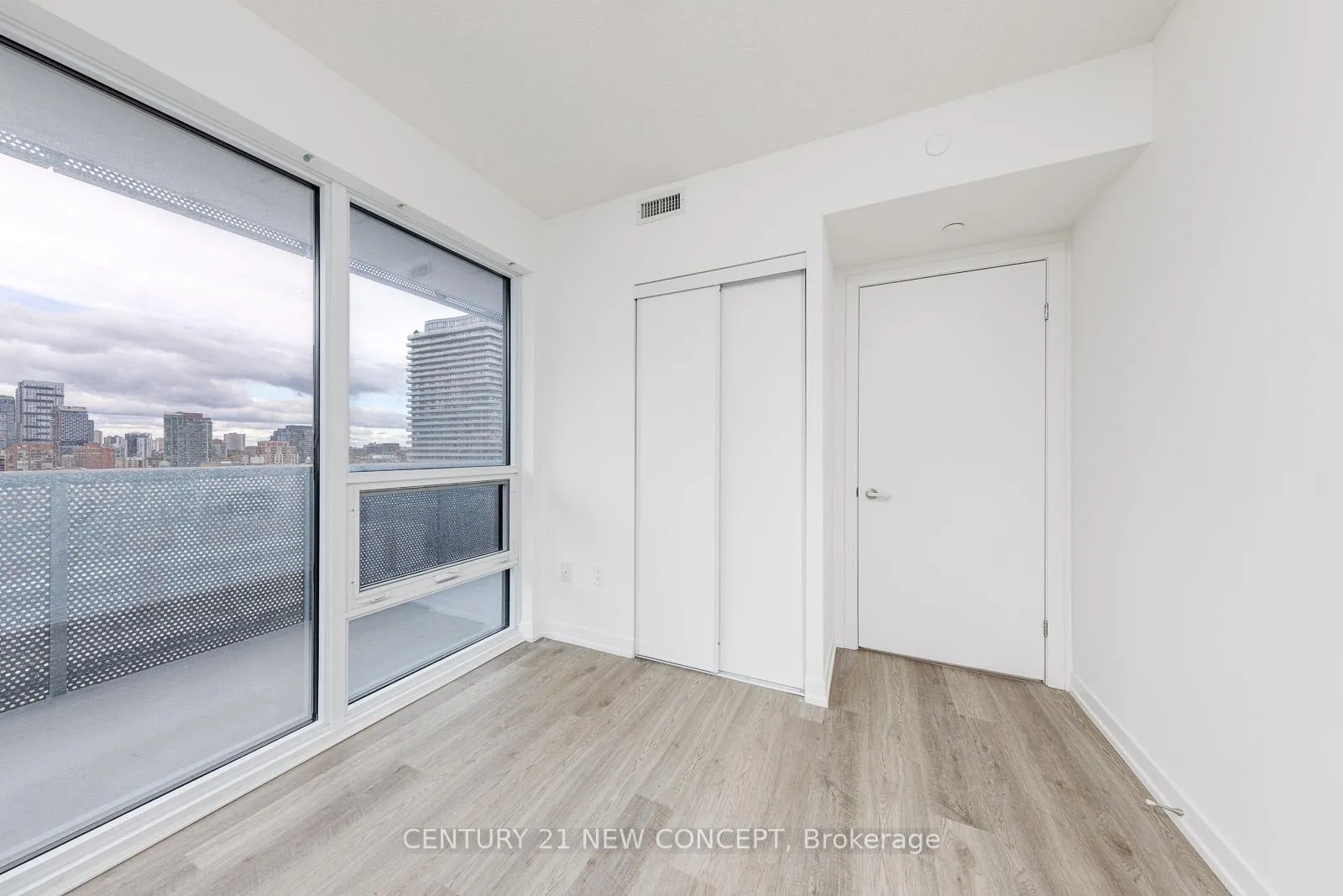 Photo 12 of Unit 1601, 55 Cooper Street, Toronto, Waterfront Communities — HOMEH