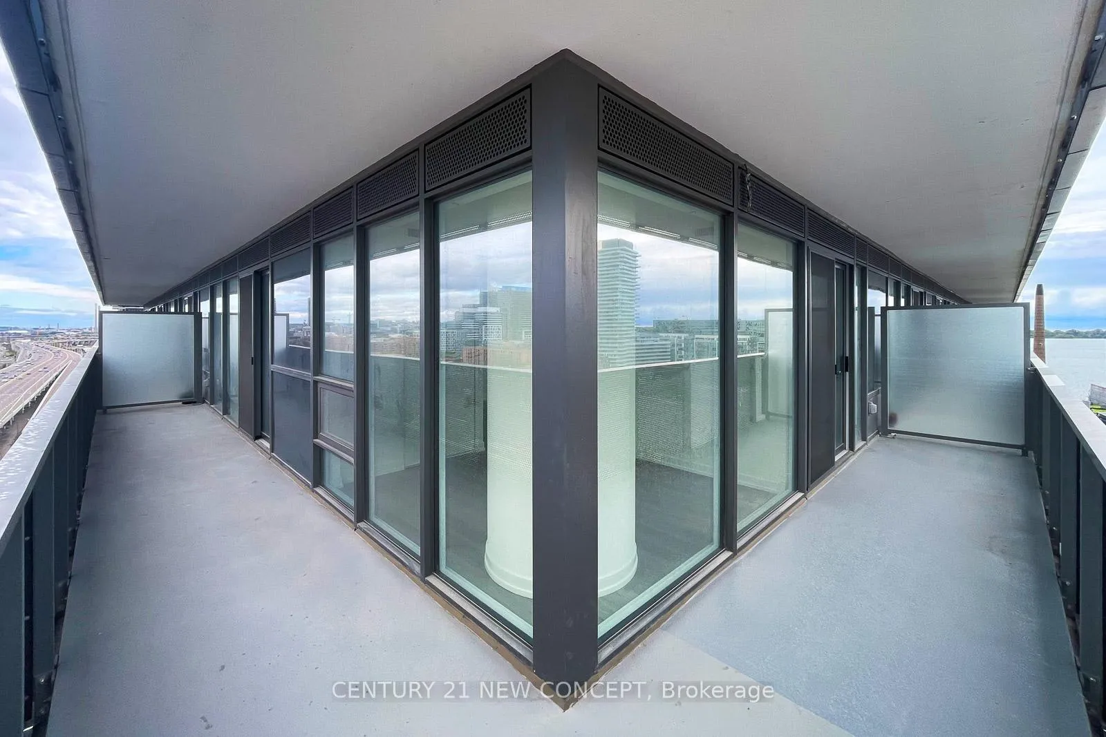 Photo 17 of Unit 1601, 55 Cooper Street, Toronto, Waterfront Communities — HOMEH