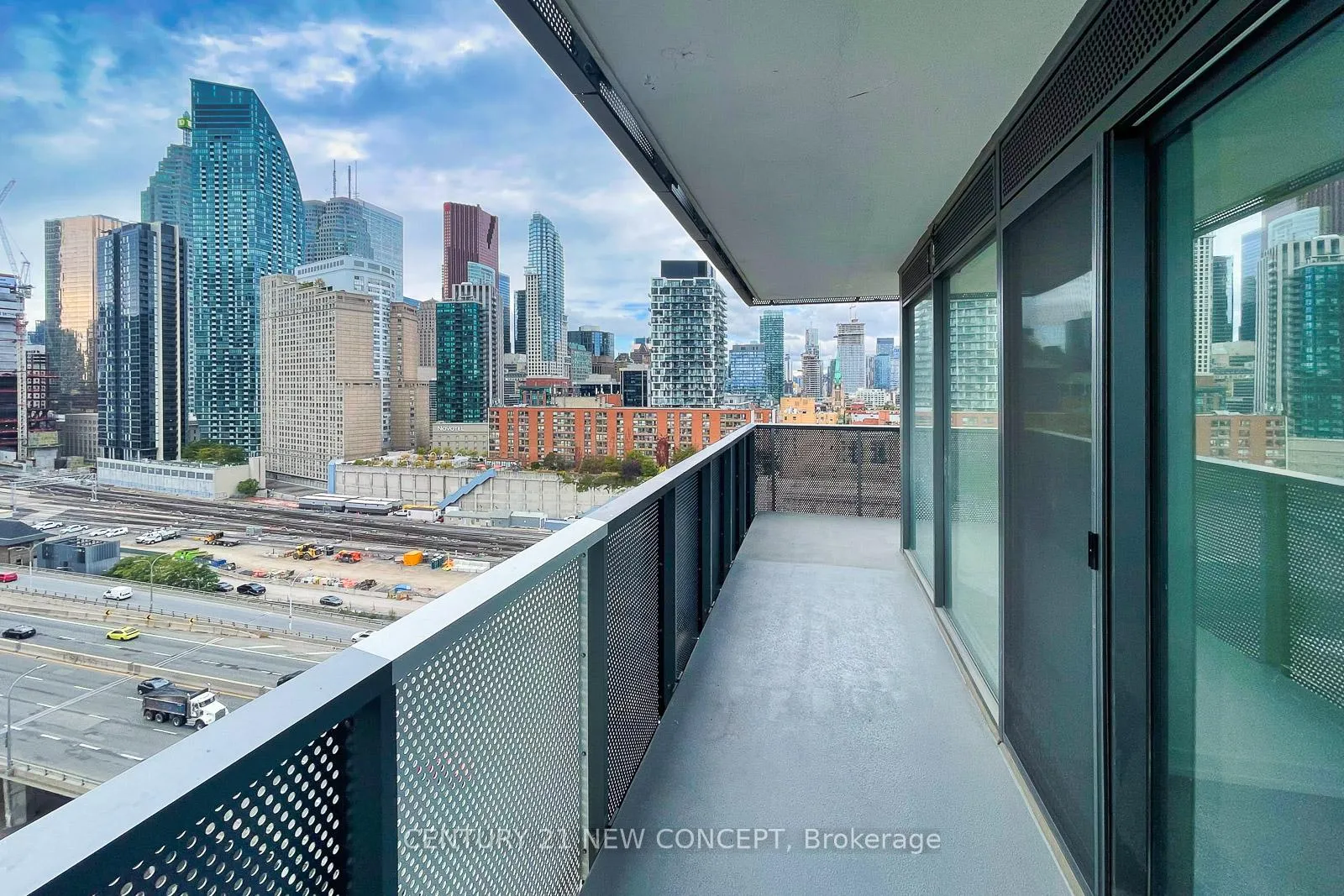 Photo 18 of Unit 1601, 55 Cooper Street, Toronto, Waterfront Communities — HOMEH