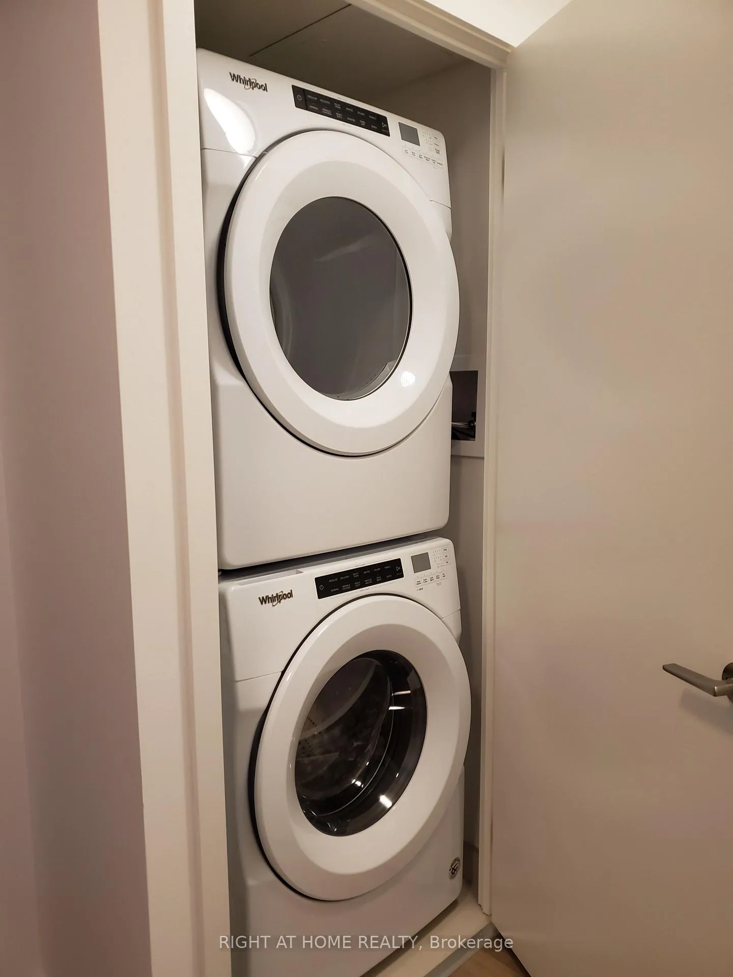 Photo 4 of Unit 411, 15 Baseball Place, Toronto, South Riverdale — HOMEH