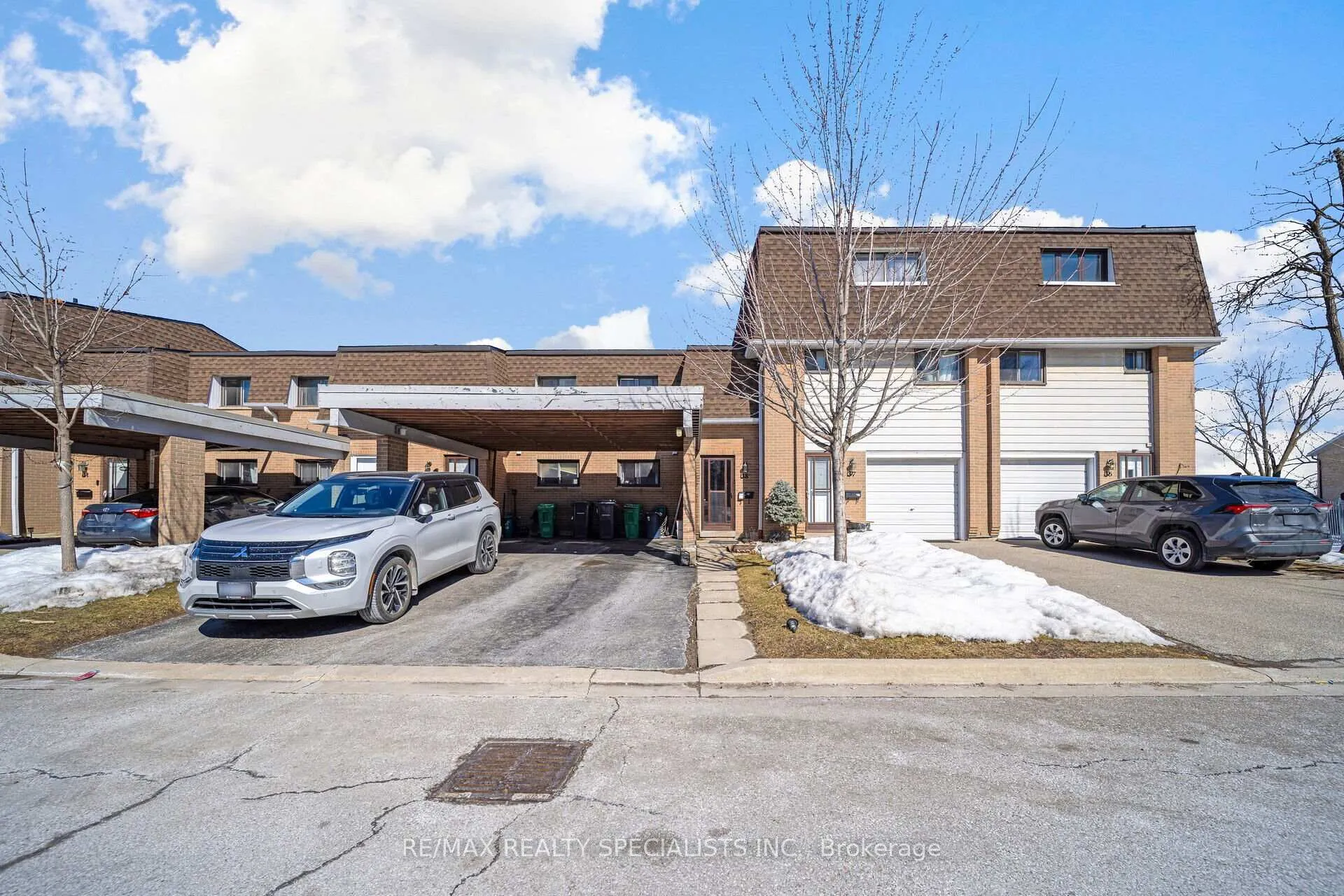 Front of Unit 38, 475 Bramalea Road