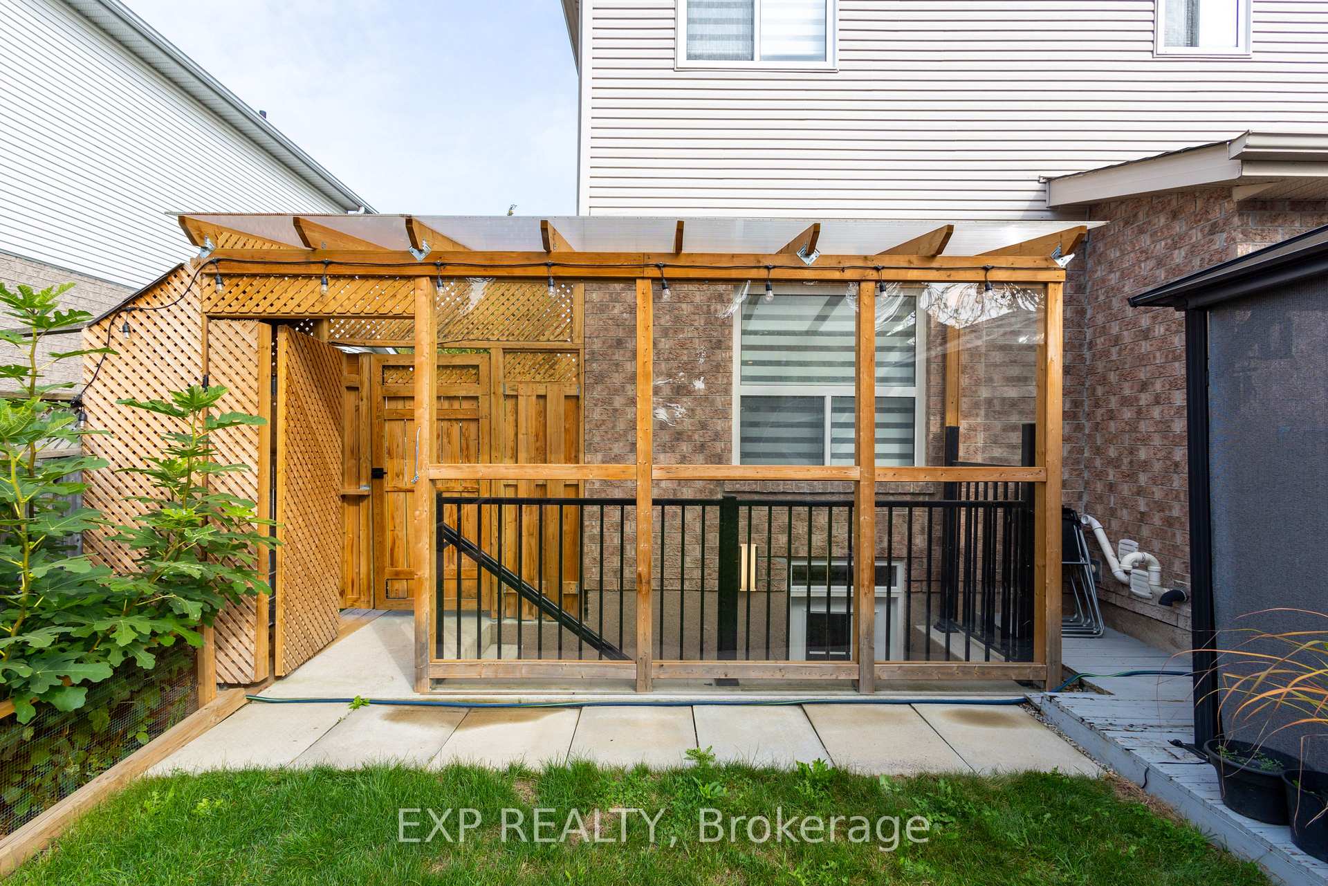 Photo 1 of Unit Lower, 5 Rainbow Court, Georgina, Keswick South — HOMEH