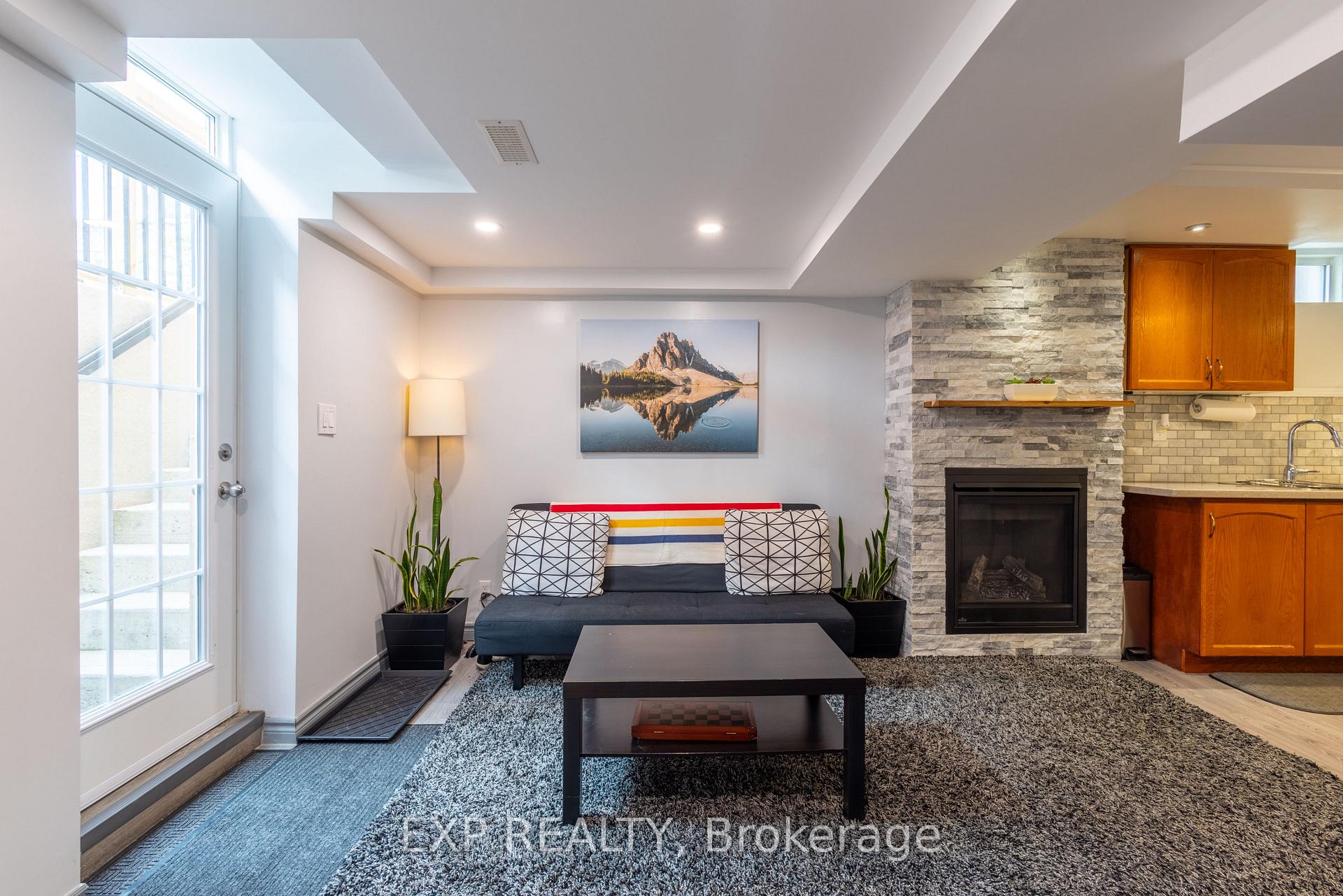 Photo 3 of Unit Lower, 5 Rainbow Court, Georgina, Keswick South — HOMEH