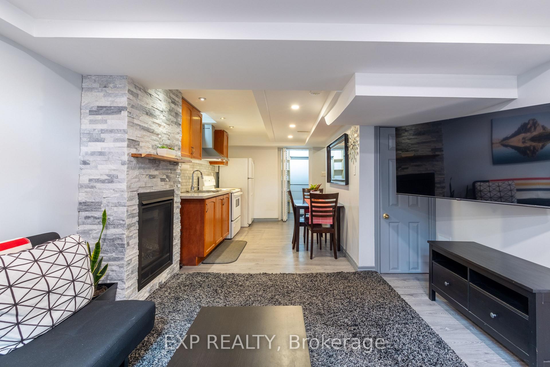 Photo 4 of Unit Lower, 5 Rainbow Court, Georgina, Keswick South — HOMEH