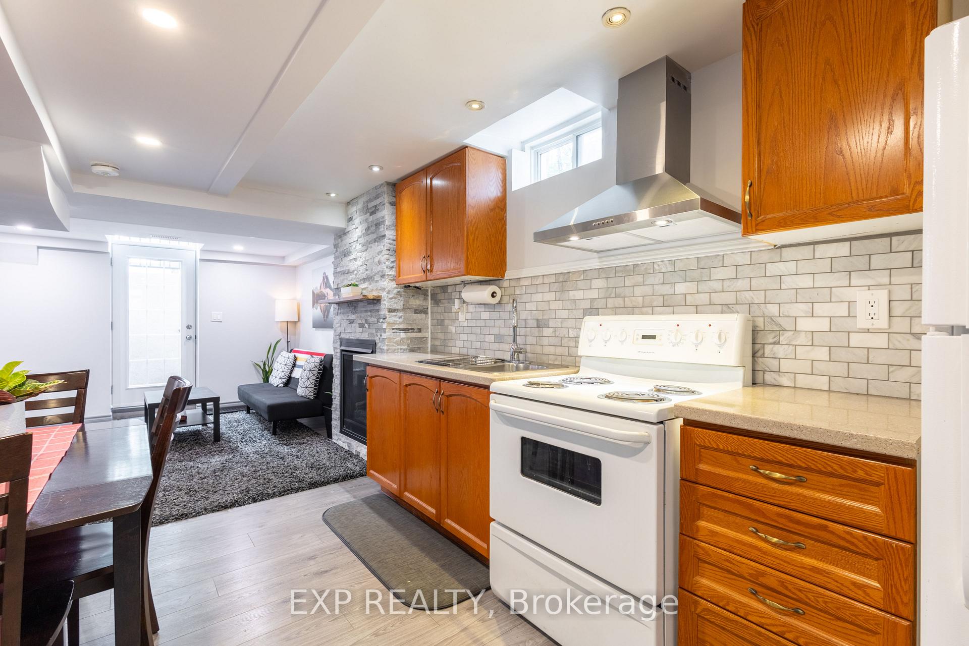 Photo 5 of Unit Lower, 5 Rainbow Court, Georgina, Keswick South — HOMEH