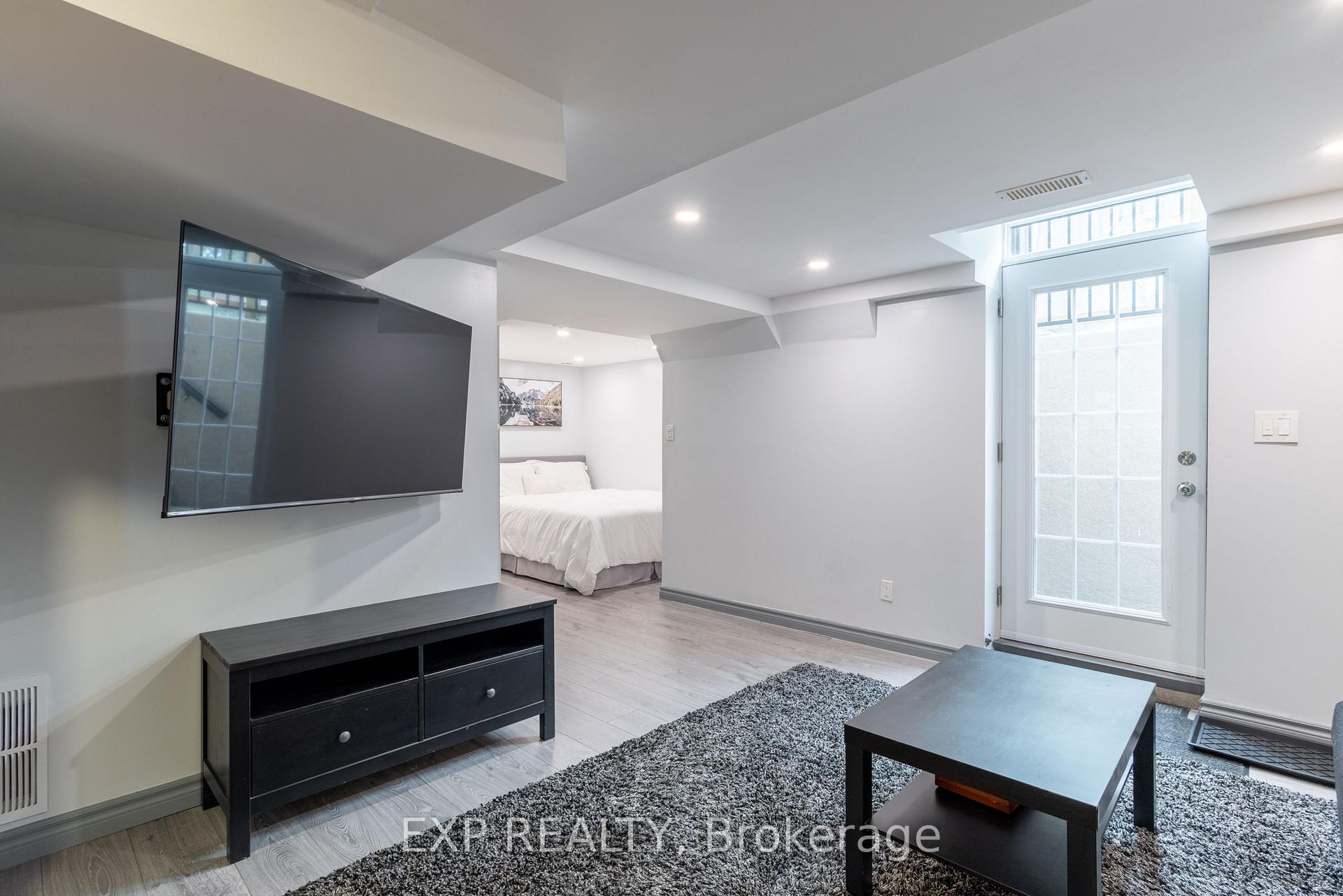 Photo 7 of Unit Lower, 5 Rainbow Court, Georgina, Keswick South — HOMEH