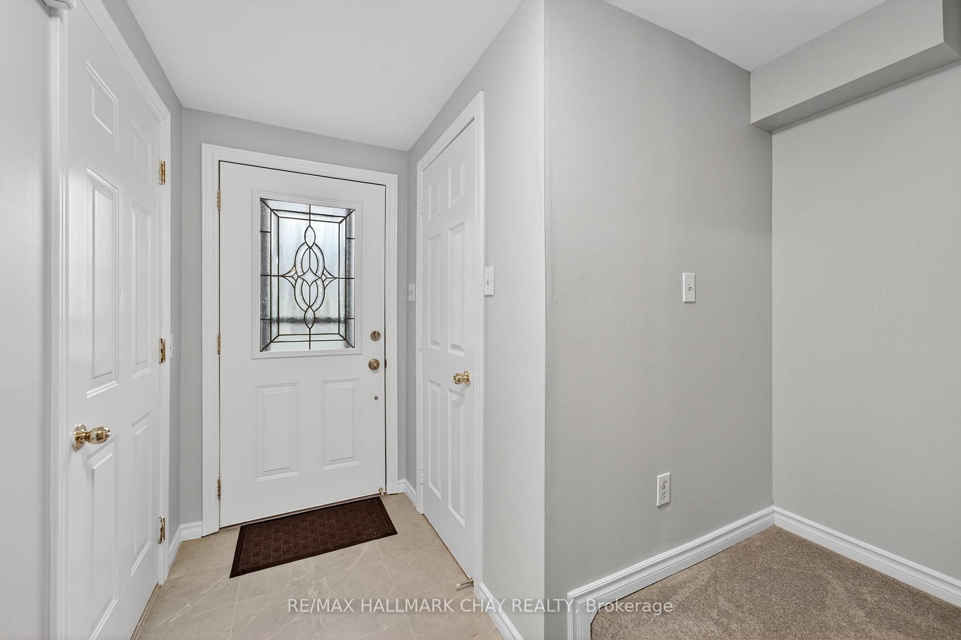 Photo 8 of 36 Mowat Crescent, Barrie, Letitia Heights — HOMEH