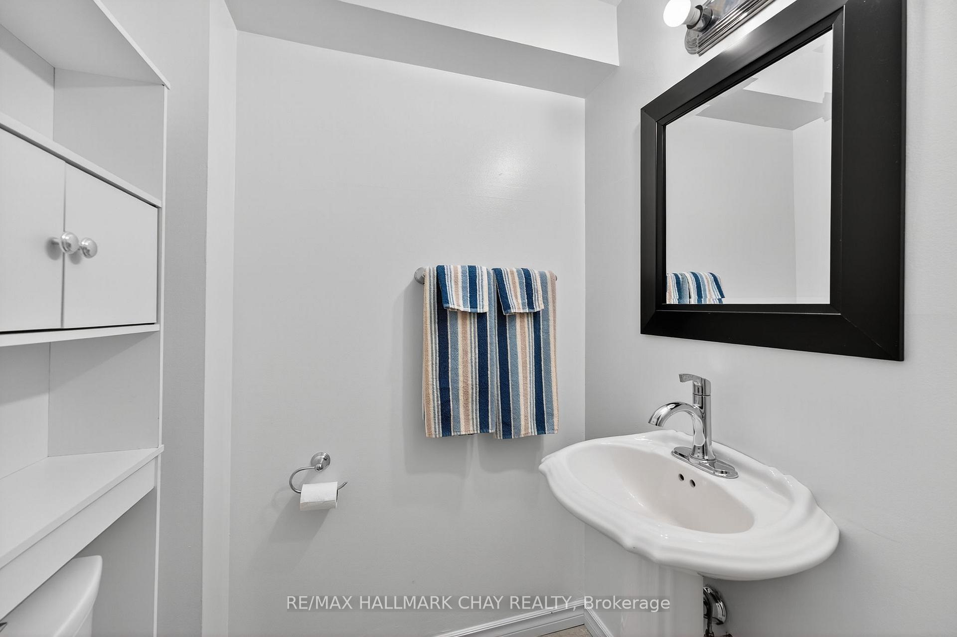 Photo 9 of 36 Mowat Crescent, Barrie, Letitia Heights — HOMEH