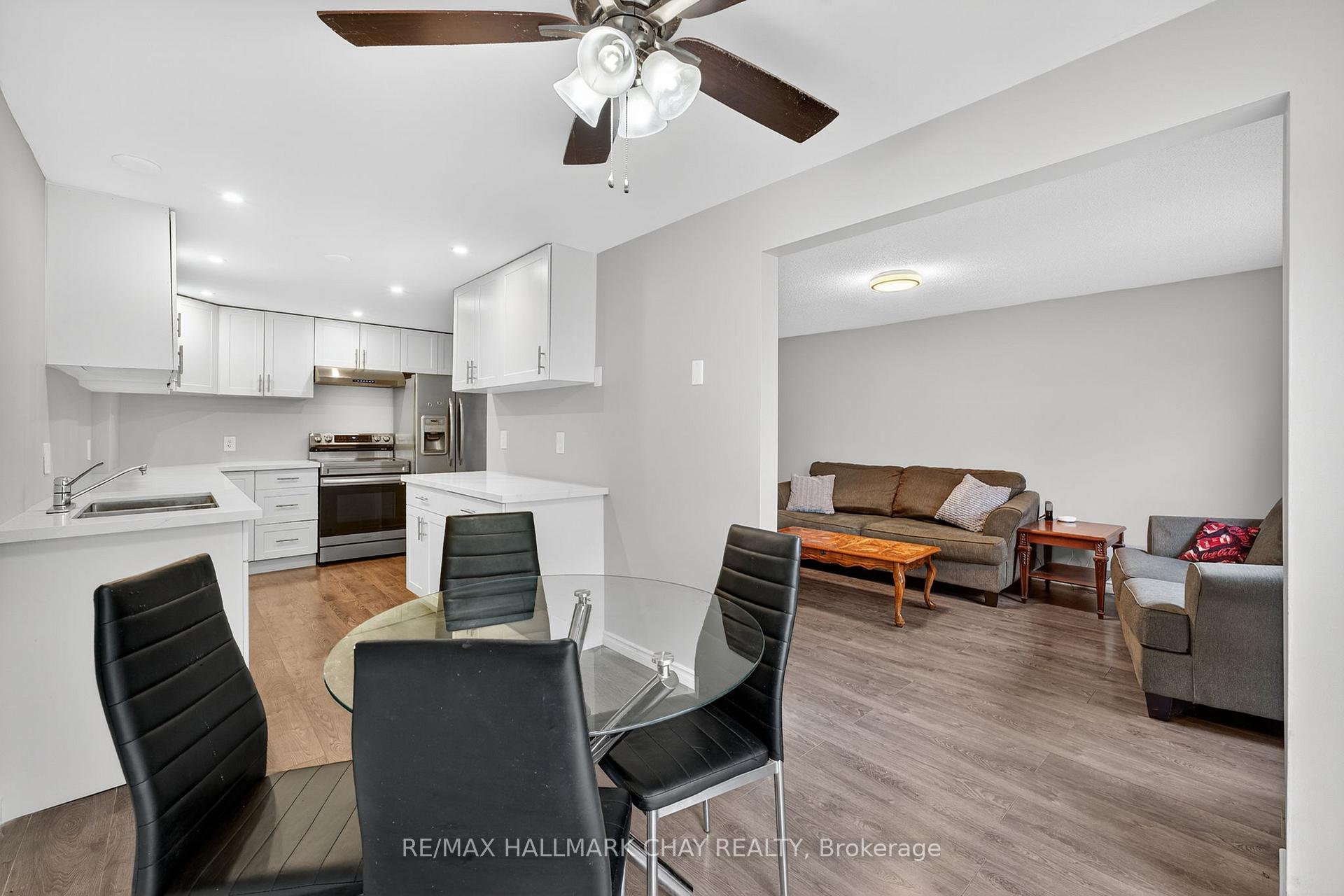 Photo 16 of 36 Mowat Crescent, Barrie, Letitia Heights — HOMEH
