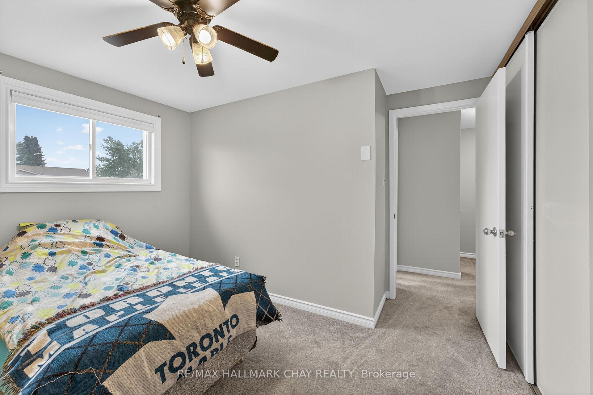 Photo 24 of 36 Mowat Crescent, Barrie, Letitia Heights — HOMEH
