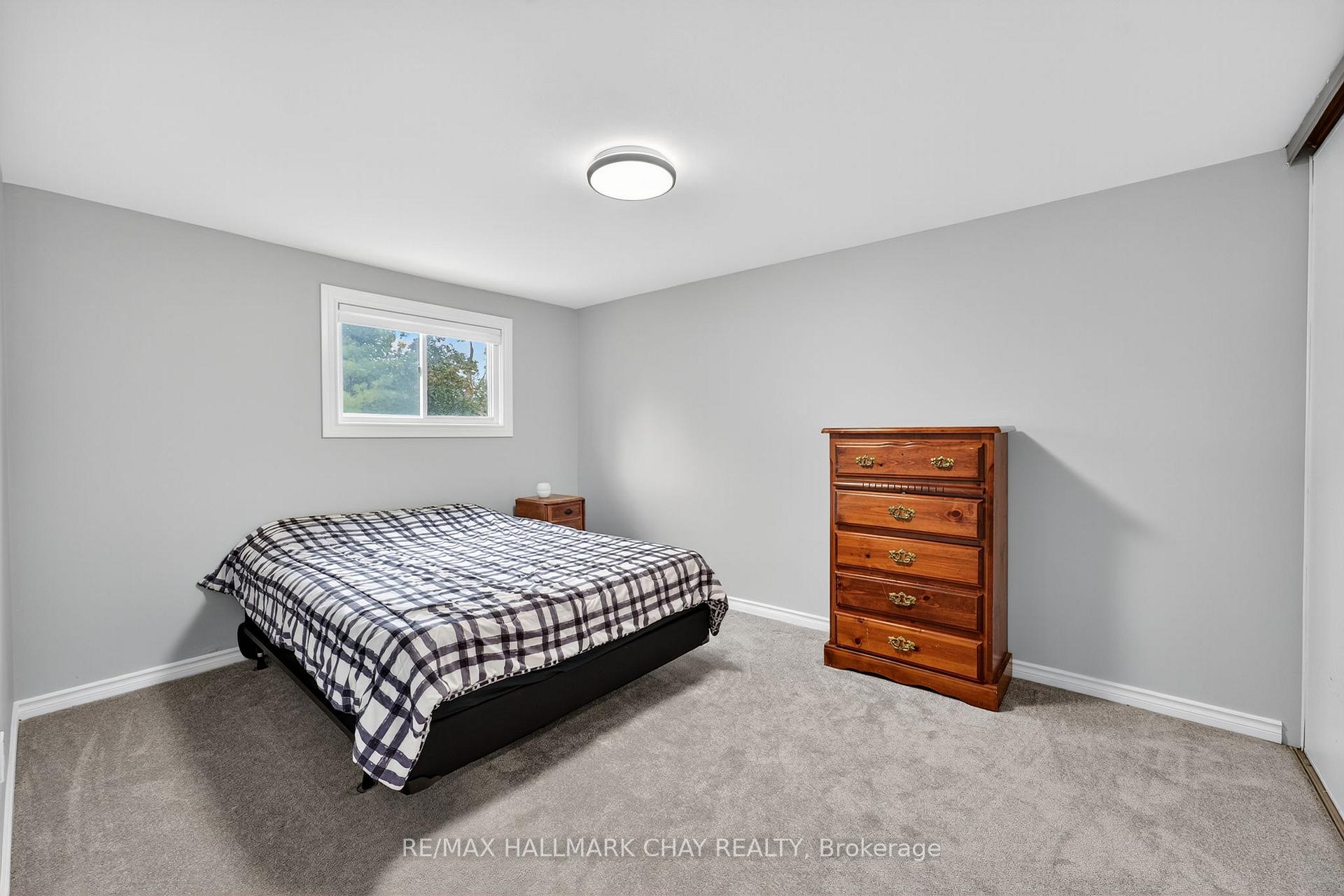 Photo 25 of 36 Mowat Crescent, Barrie, Letitia Heights — HOMEH
