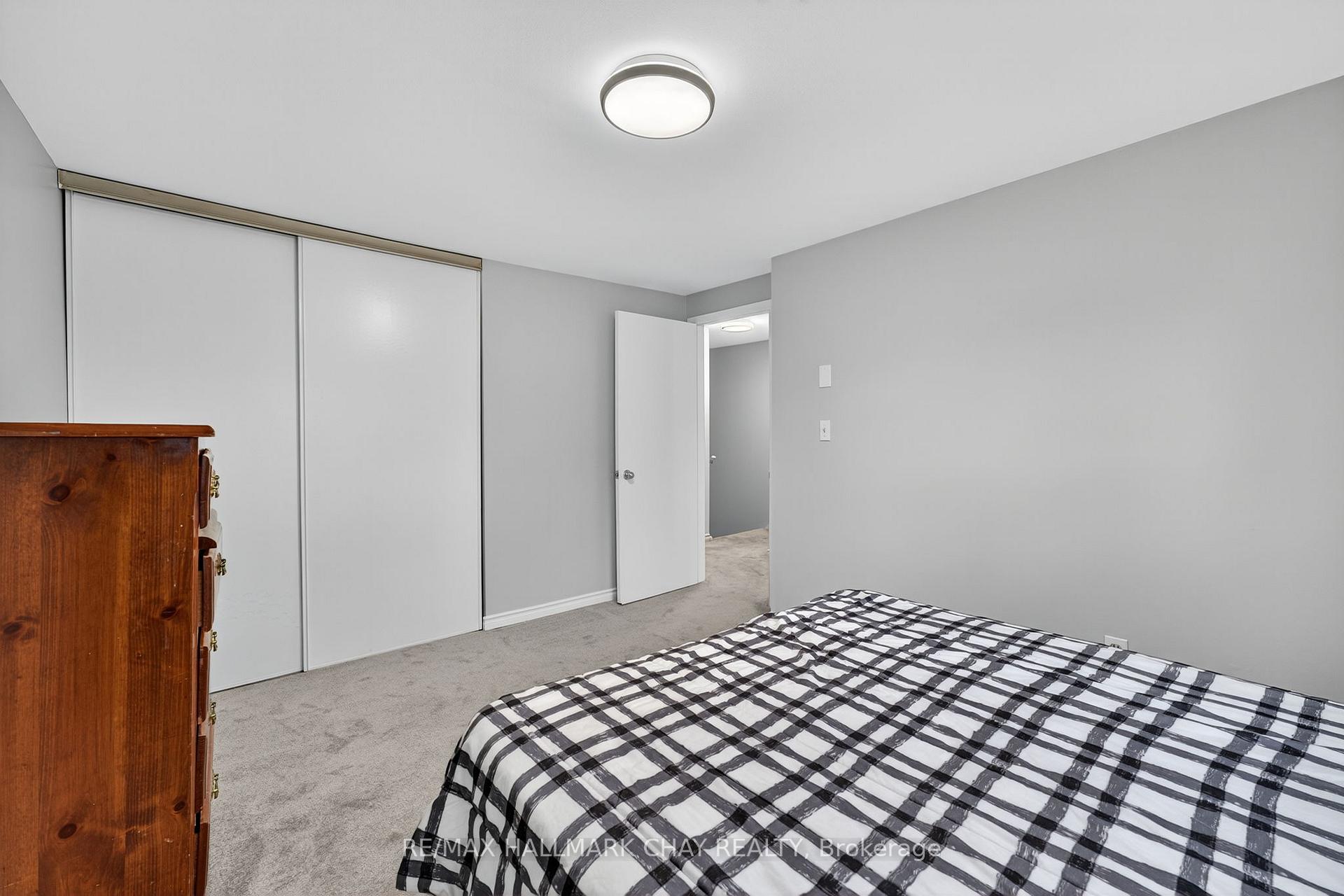 Photo 26 of 36 Mowat Crescent, Barrie, Letitia Heights — HOMEH