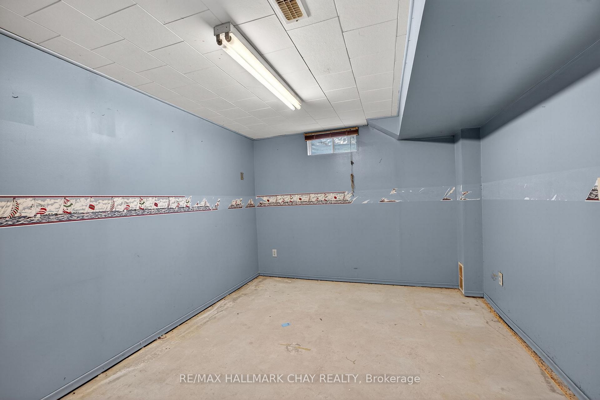 Photo 33 of 36 Mowat Crescent, Barrie, Letitia Heights — HOMEH