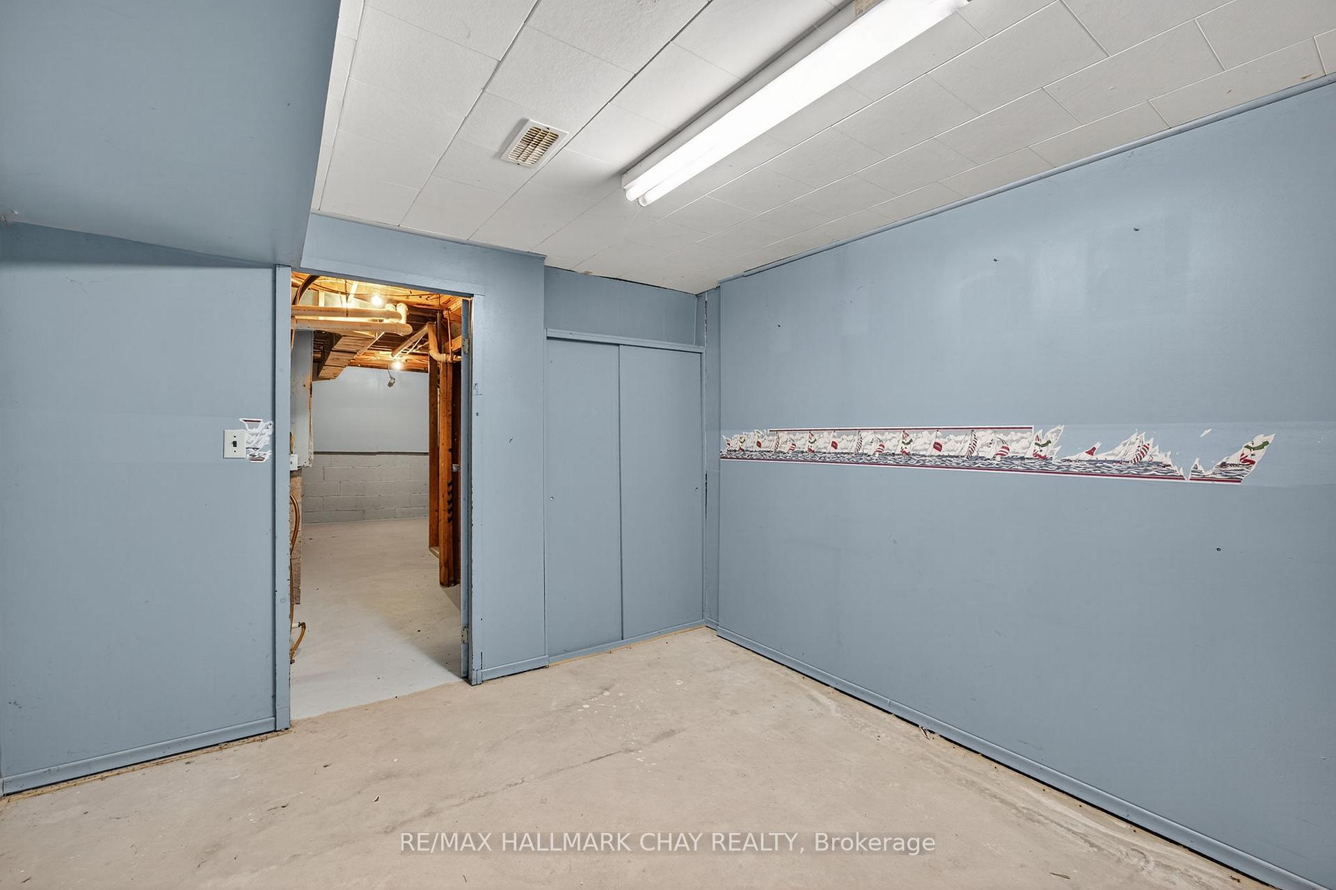Photo 34 of 36 Mowat Crescent, Barrie, Letitia Heights — HOMEH