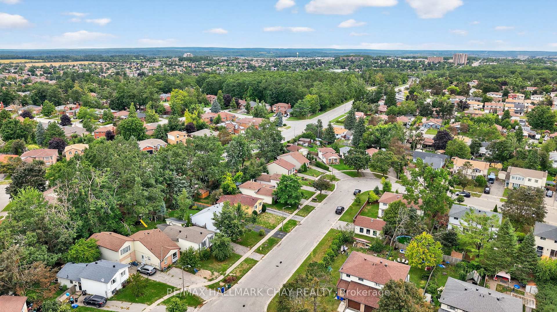 Photo 49 of 36 Mowat Crescent, Barrie, Letitia Heights — HOMEH