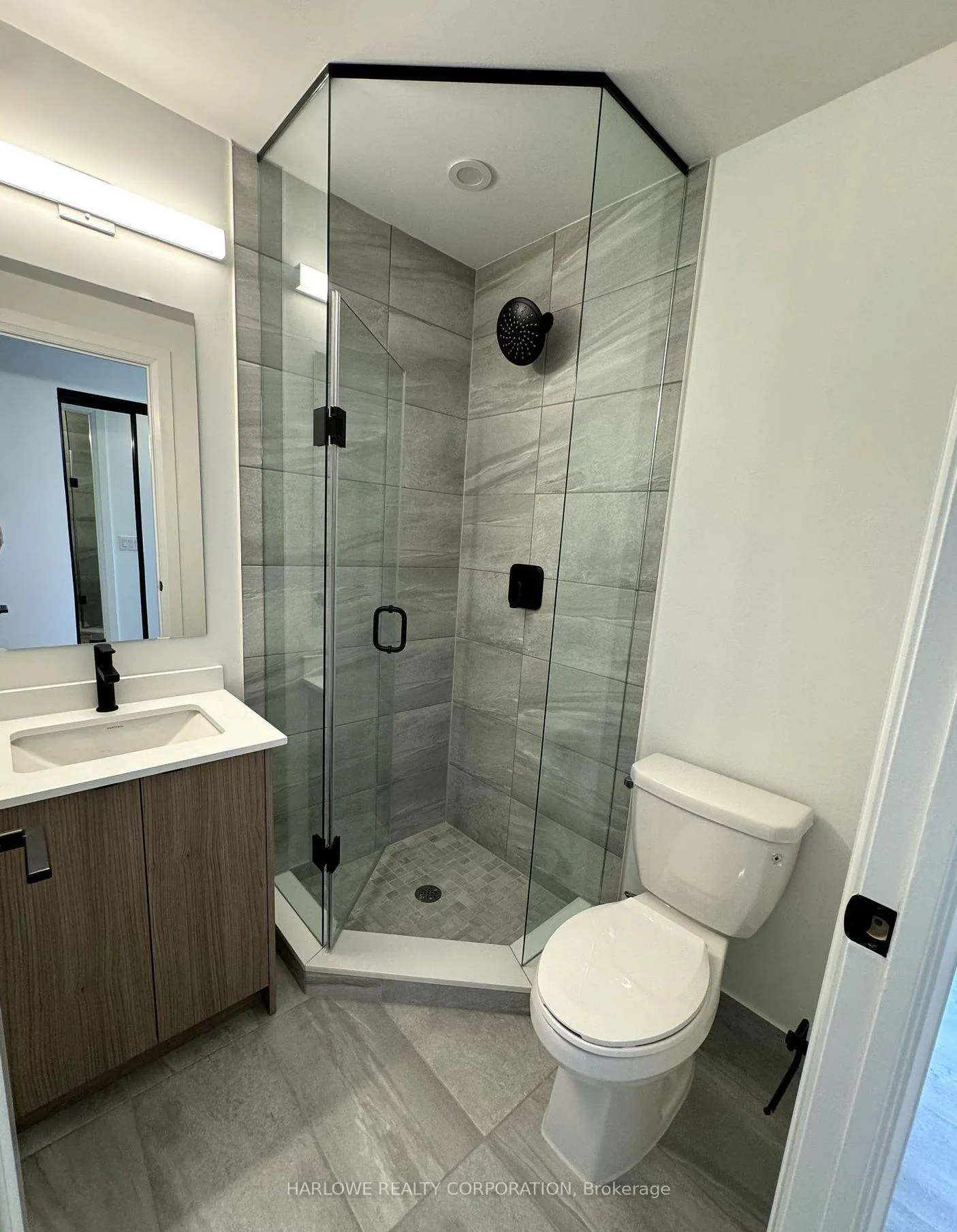 Photo 4 of Unit 613, 2369 Danforth Avenue, Toronto, East End-Danforth — HOMEH