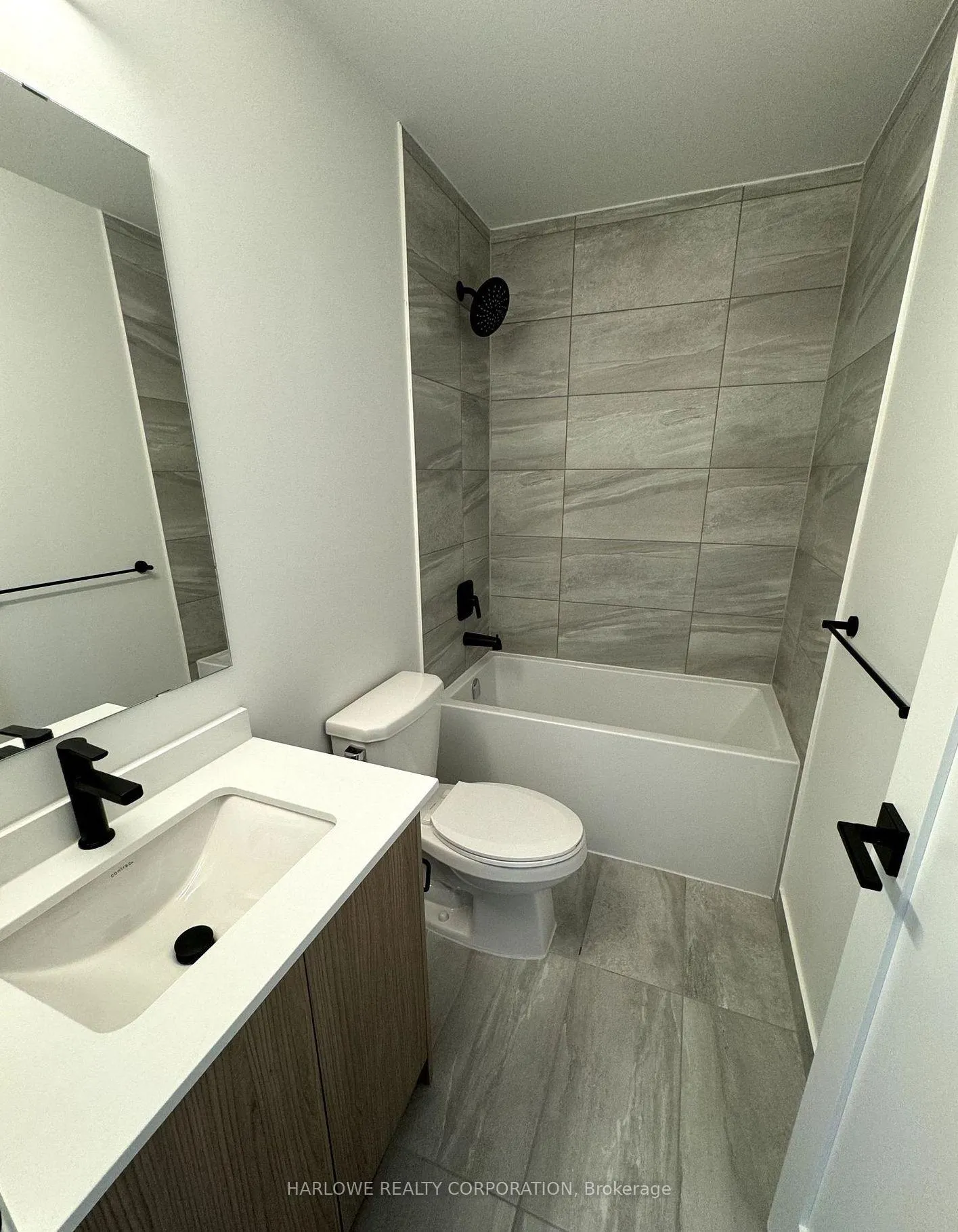 Photo 5 of Unit 613, 2369 Danforth Avenue, Toronto, East End-Danforth — HOMEH
