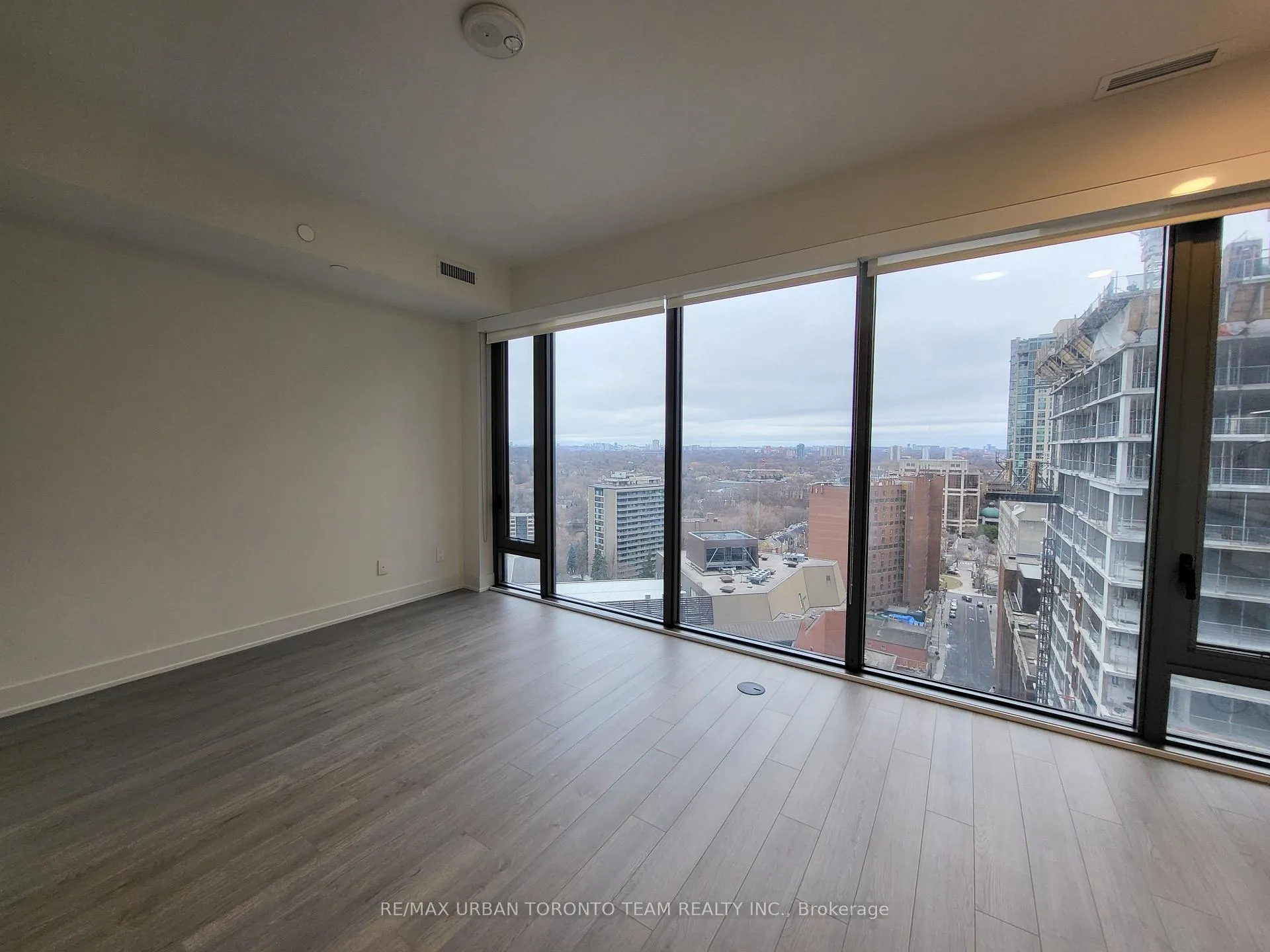 Photo 5 of Unit 1907, 8 Cumberland Street, Toronto, The Annex — HOMEH