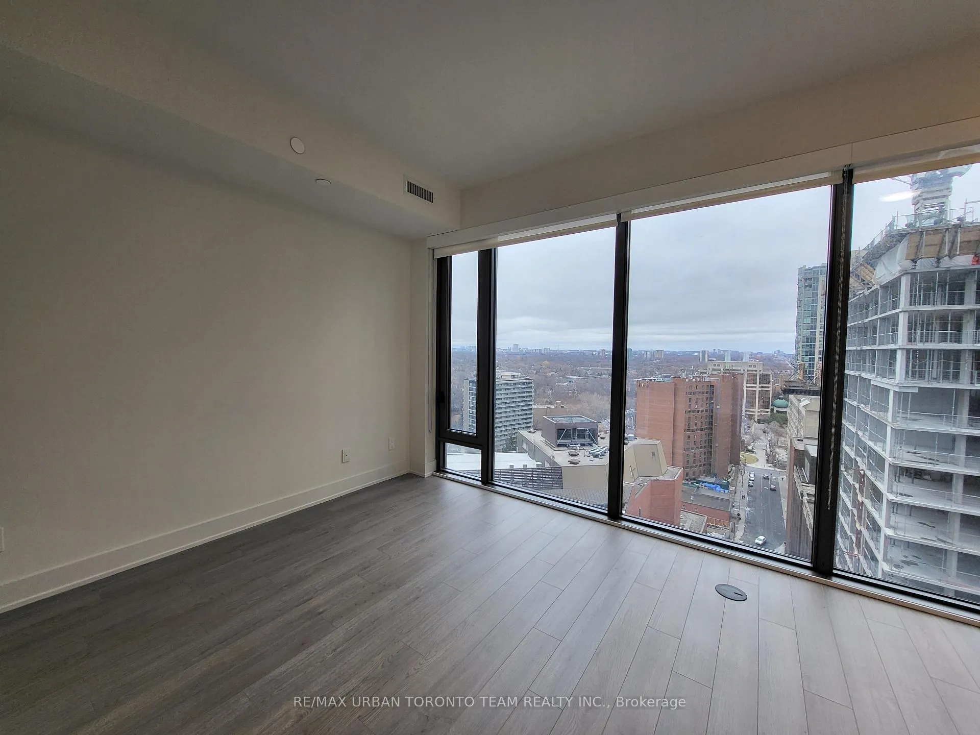 Photo 6 of Unit 1907, 8 Cumberland Street, Toronto, The Annex — HOMEH